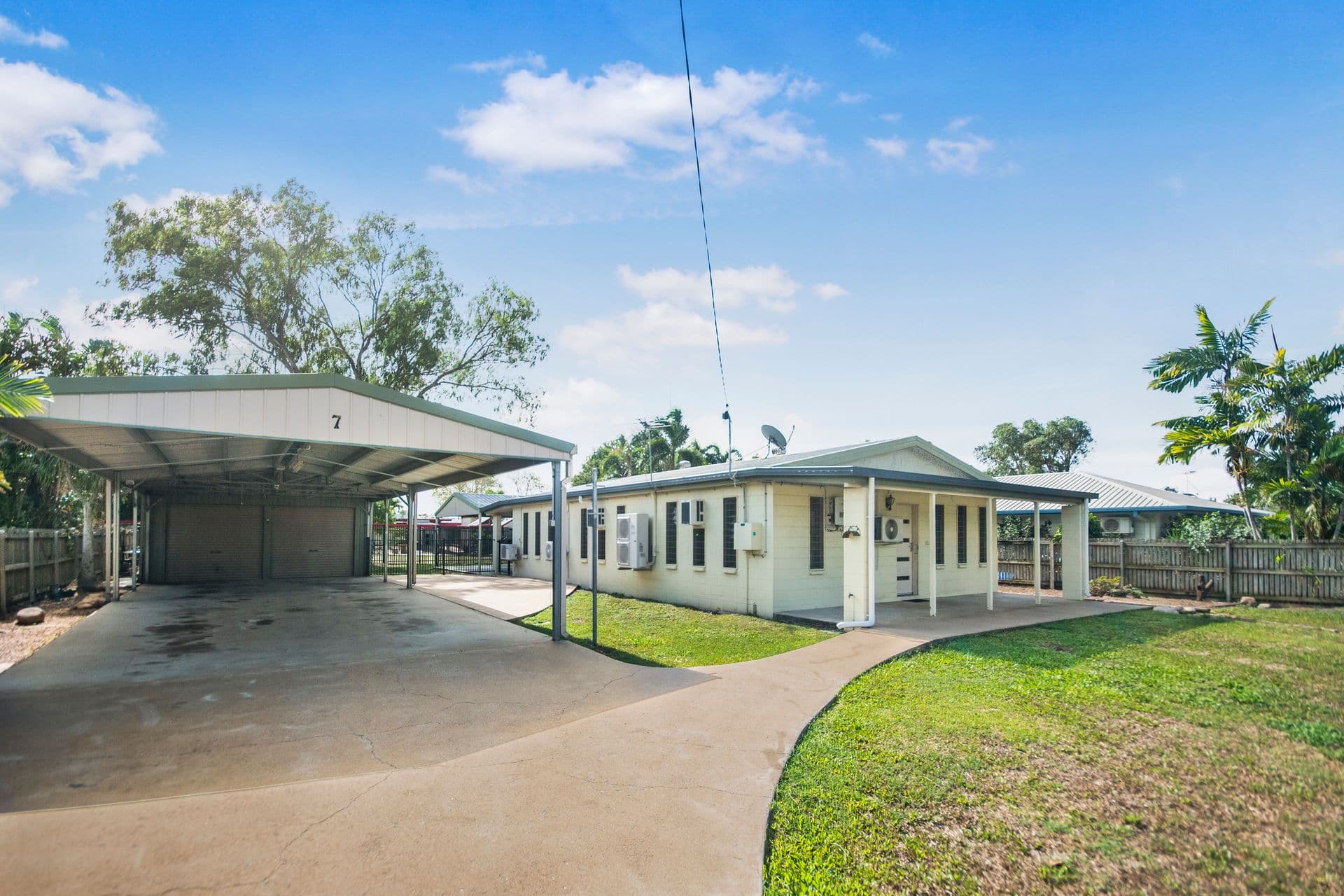 7 Griffey Street, Burdell, QLD, 4818, Burdell - Thumbnail 2