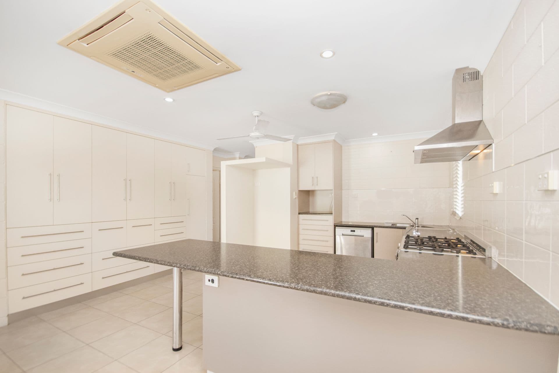 7 Griffey Street, Burdell, QLD, 4818, Burdell - Thumbnail 4