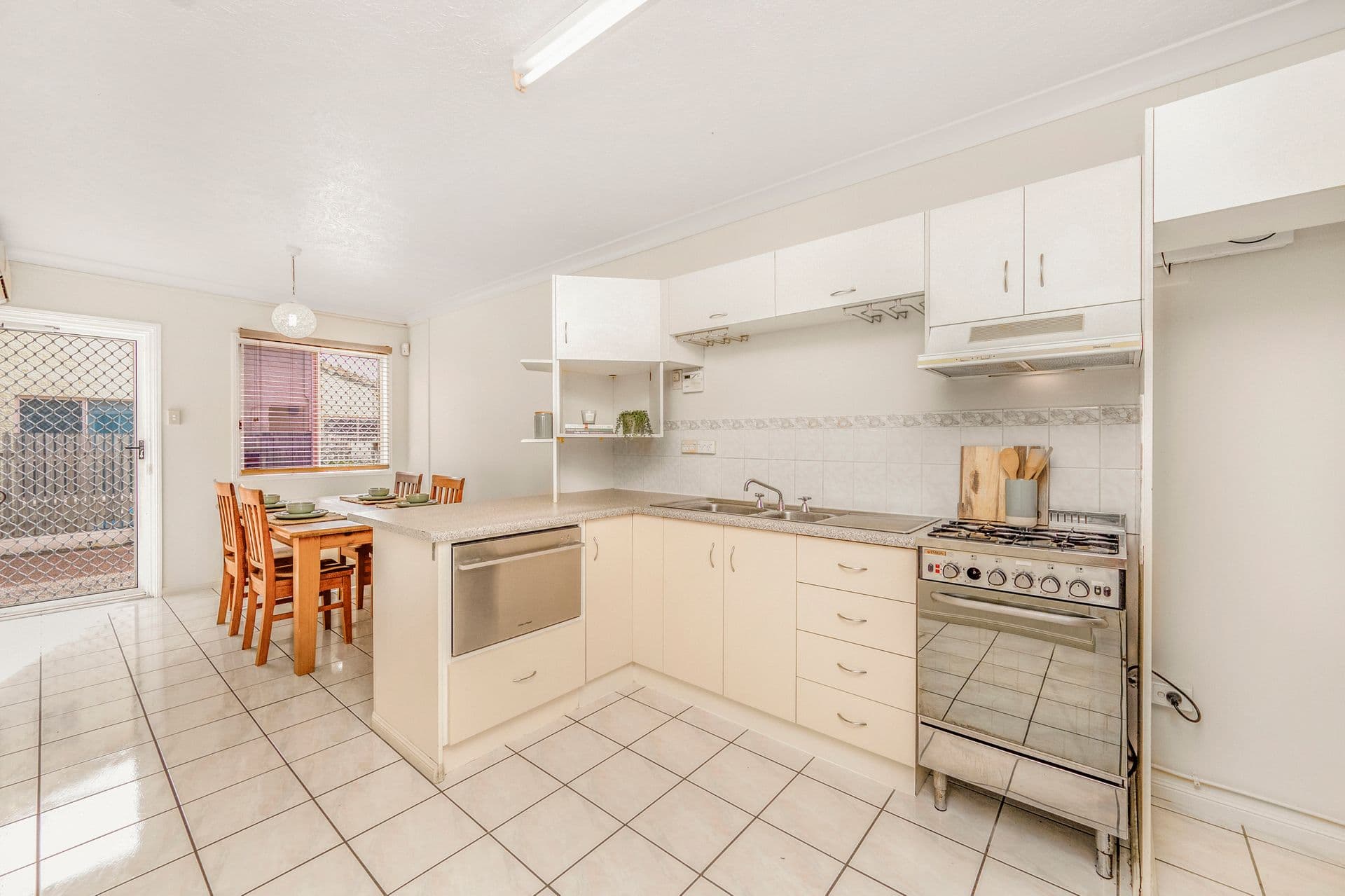 4/11 Second Avenue, Railway Estate, QLD, 4810, Railway Estate - Image 1
