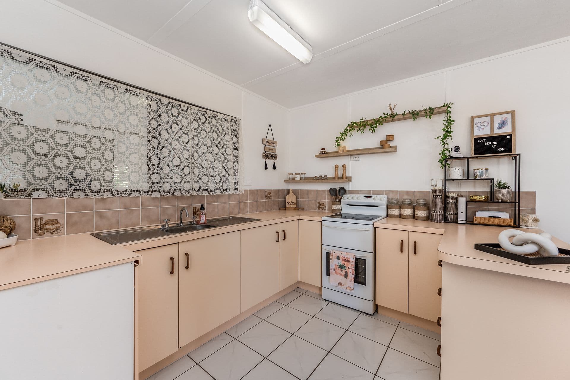 18 Nightjar Street, Deeragun, QLD, 4818, Deeragun - Thumbnail 4
