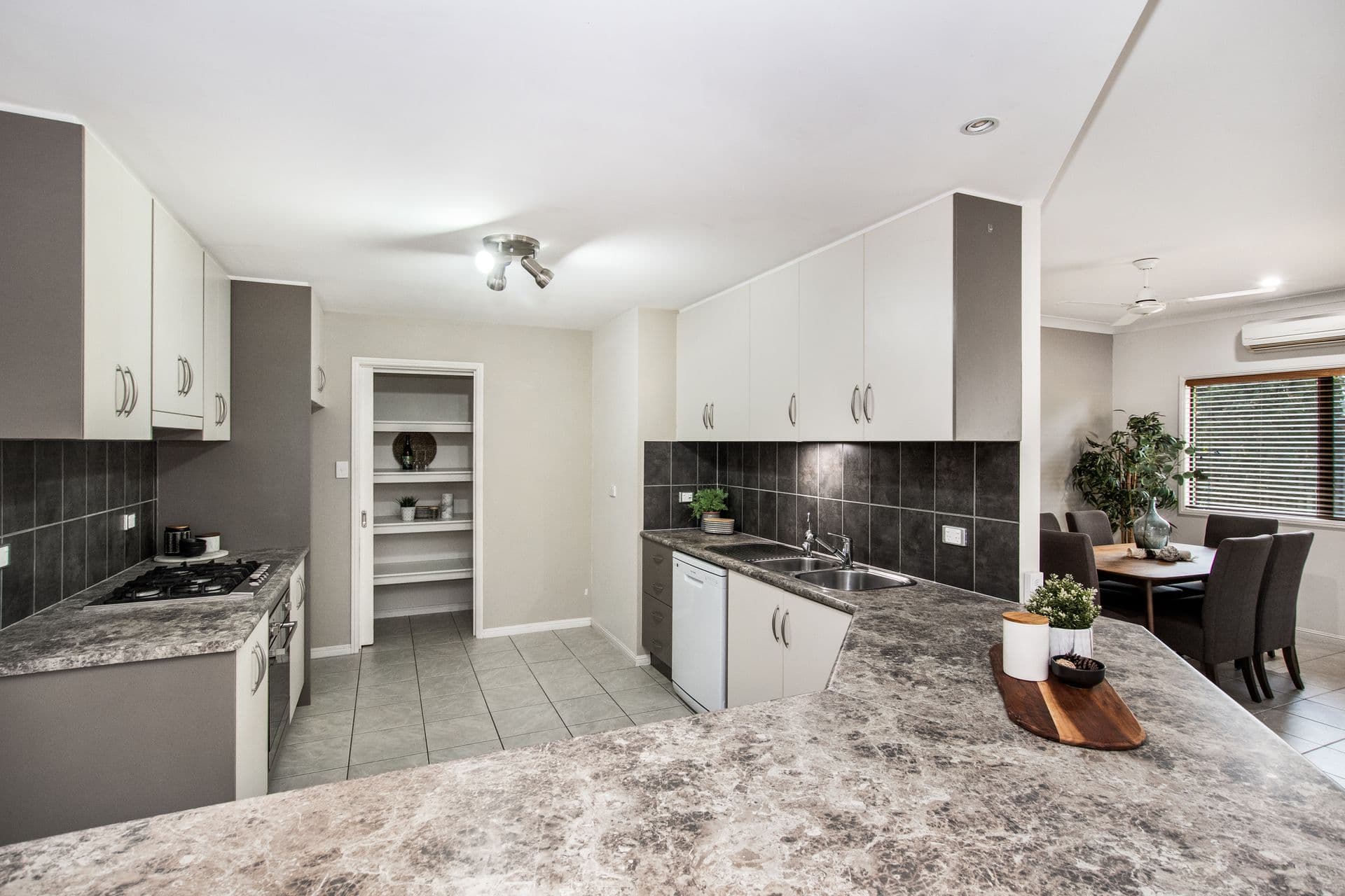 16 Woodwark Drive, Bushland Beach, QLD, 4818, Bushland Beach - Thumbnail 6