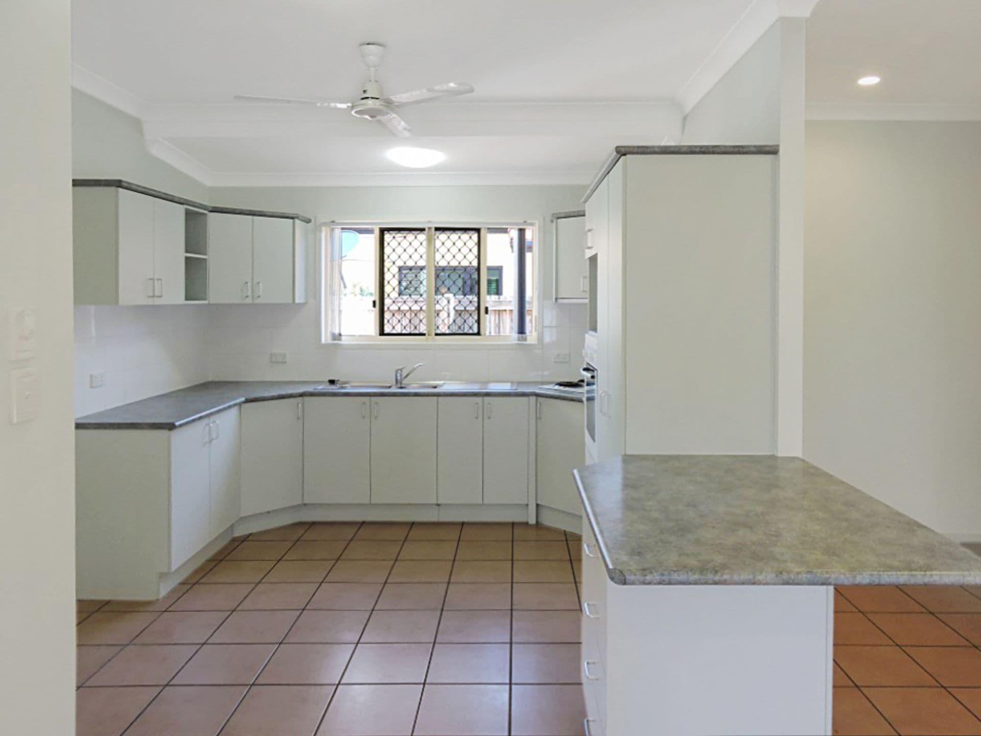 25 Eureka Crescent, Kirwan, QLD, 4817, Kirwan - Thumbnail 3