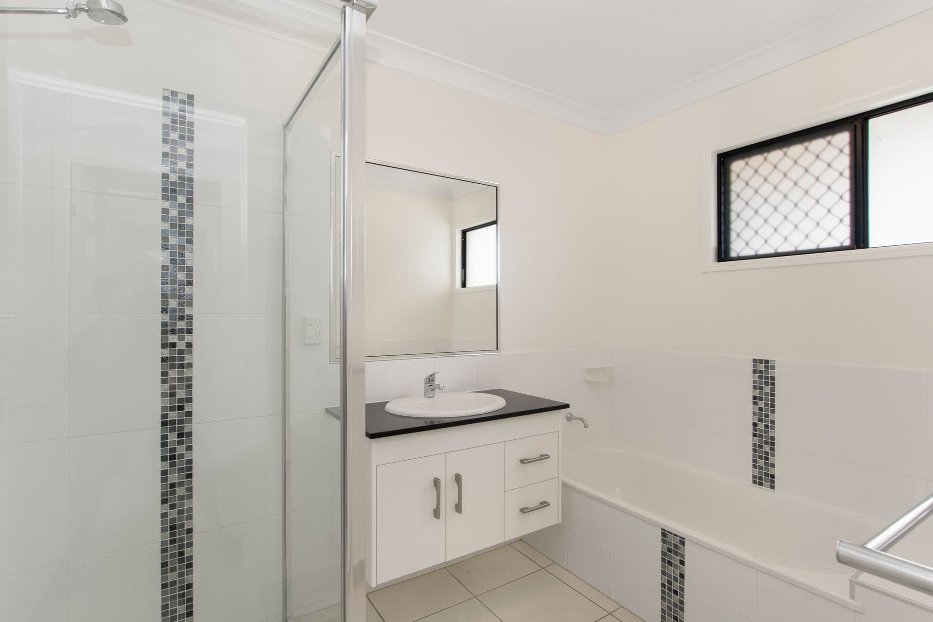 16 Molokai Street, Burdell, QLD, 4818, Burdell - Thumbnail 8