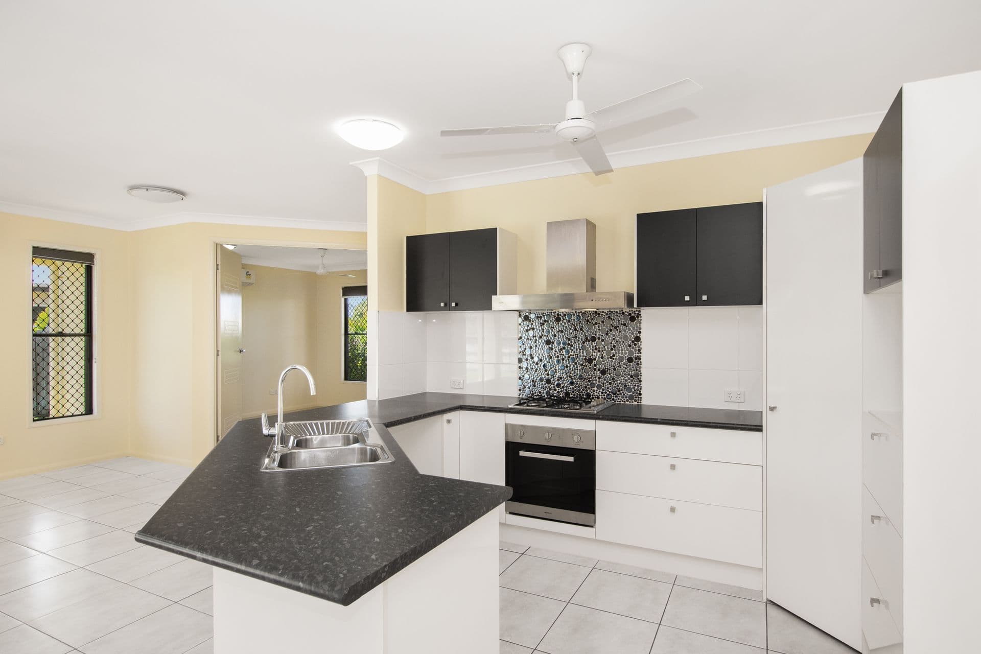 22 Cardillah Avenue, Bohle Plains, QLD, 4817, Bohle Plains - Thumbnail 2