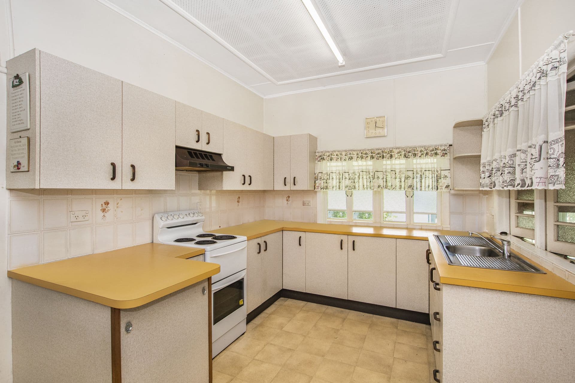 56 Love Lane, Mundingburra, QLD, 4812, Mundingburra - Thumbnail 3