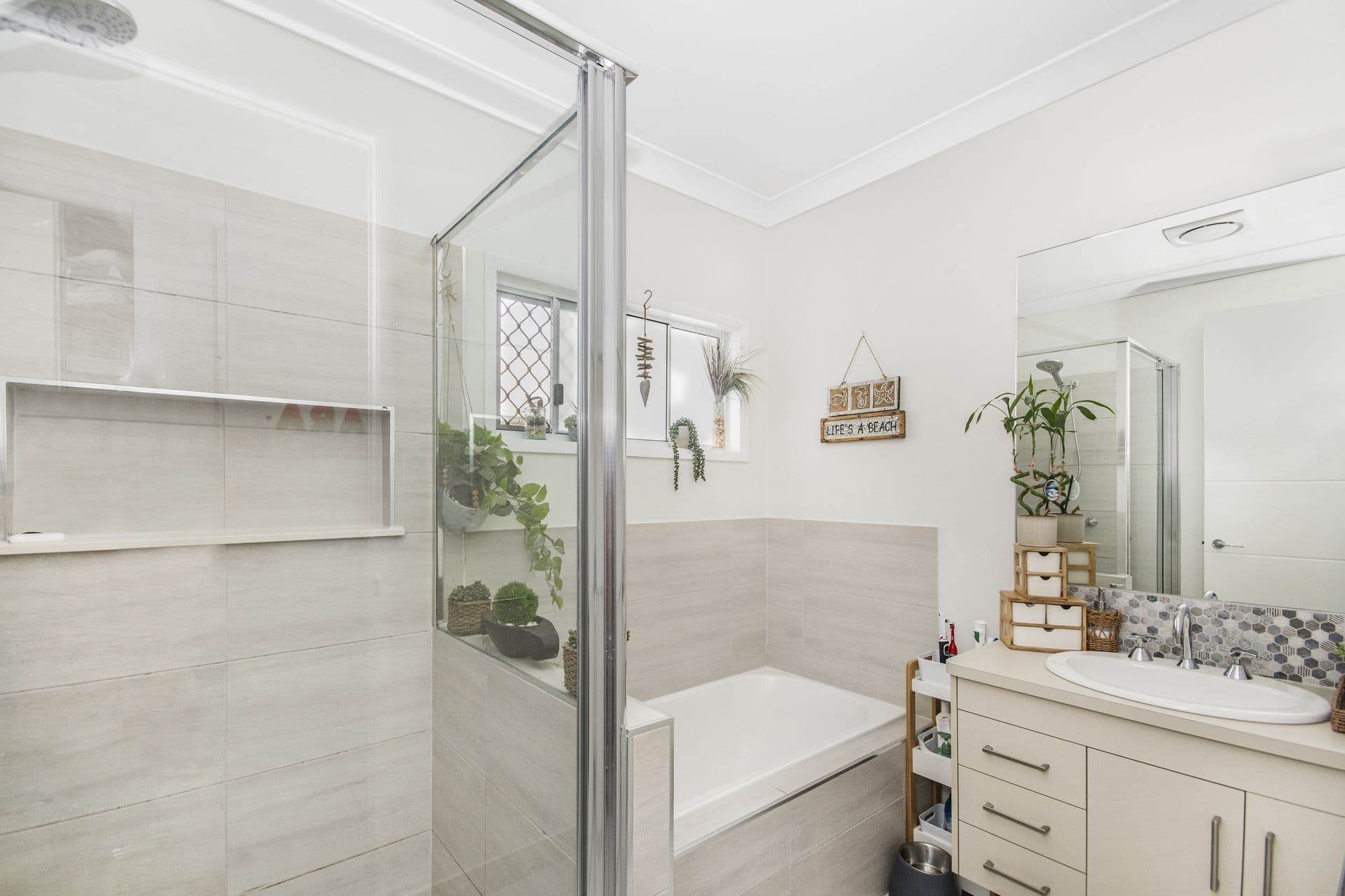 15 Yanuca Street, Burdell, QLD, 4818, Burdell - Thumbnail 5