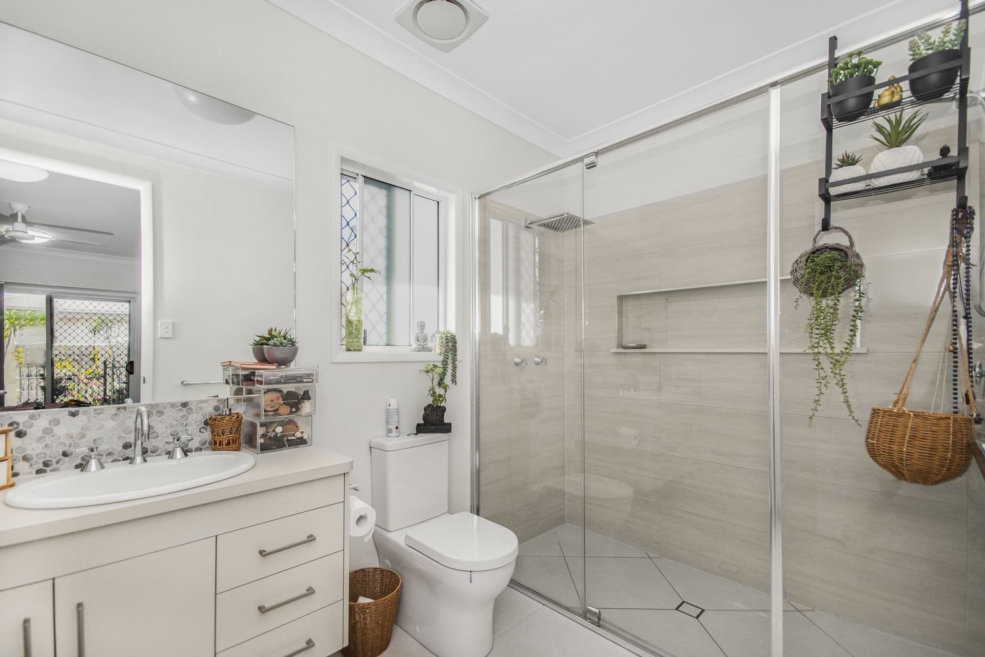 15 Yanuca Street, Burdell, QLD, 4818, Burdell - Thumbnail 7