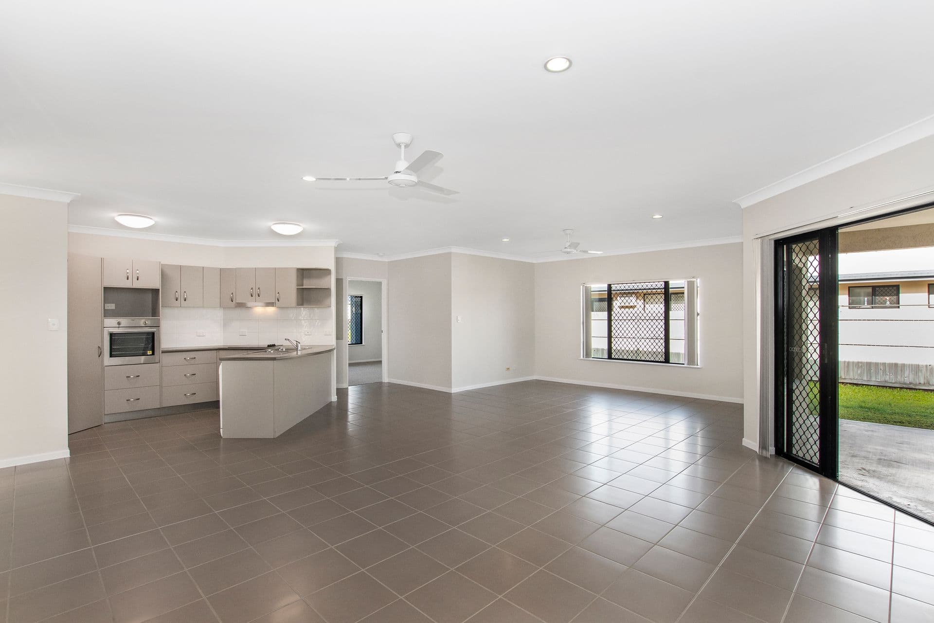 30 Currawinya Court, Bushland Beach, QLD, 4818, Bushland Beach - Thumbnail 2