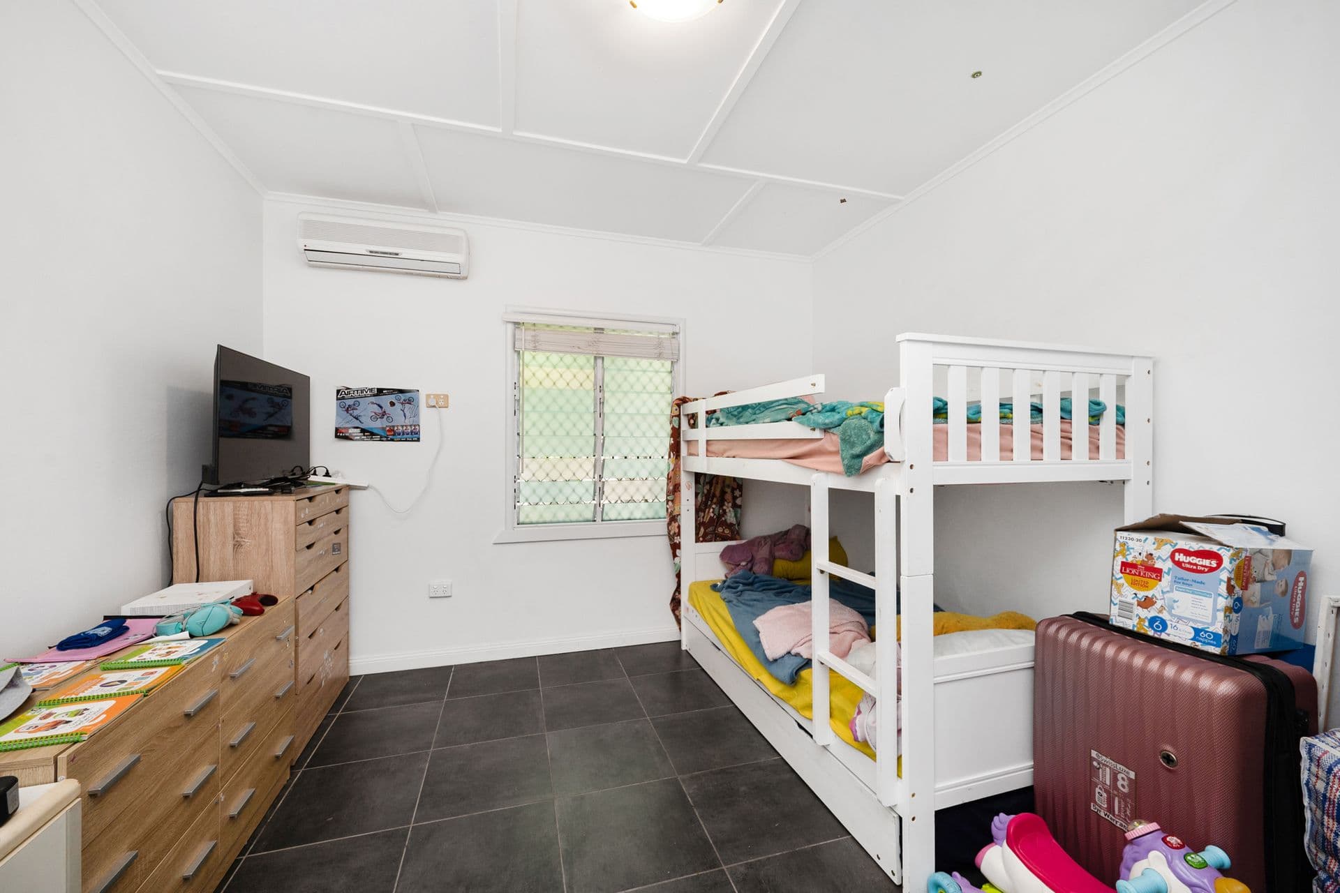 1/2 Haymarket Street, Hyde Park, QLD, 4812, Hyde Park - Thumbnail 4