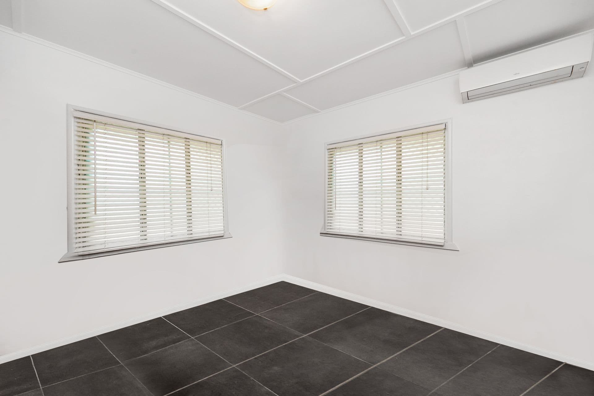 1/2 Haymarket Street, Hyde Park, QLD, 4812, Hyde Park - Thumbnail 5