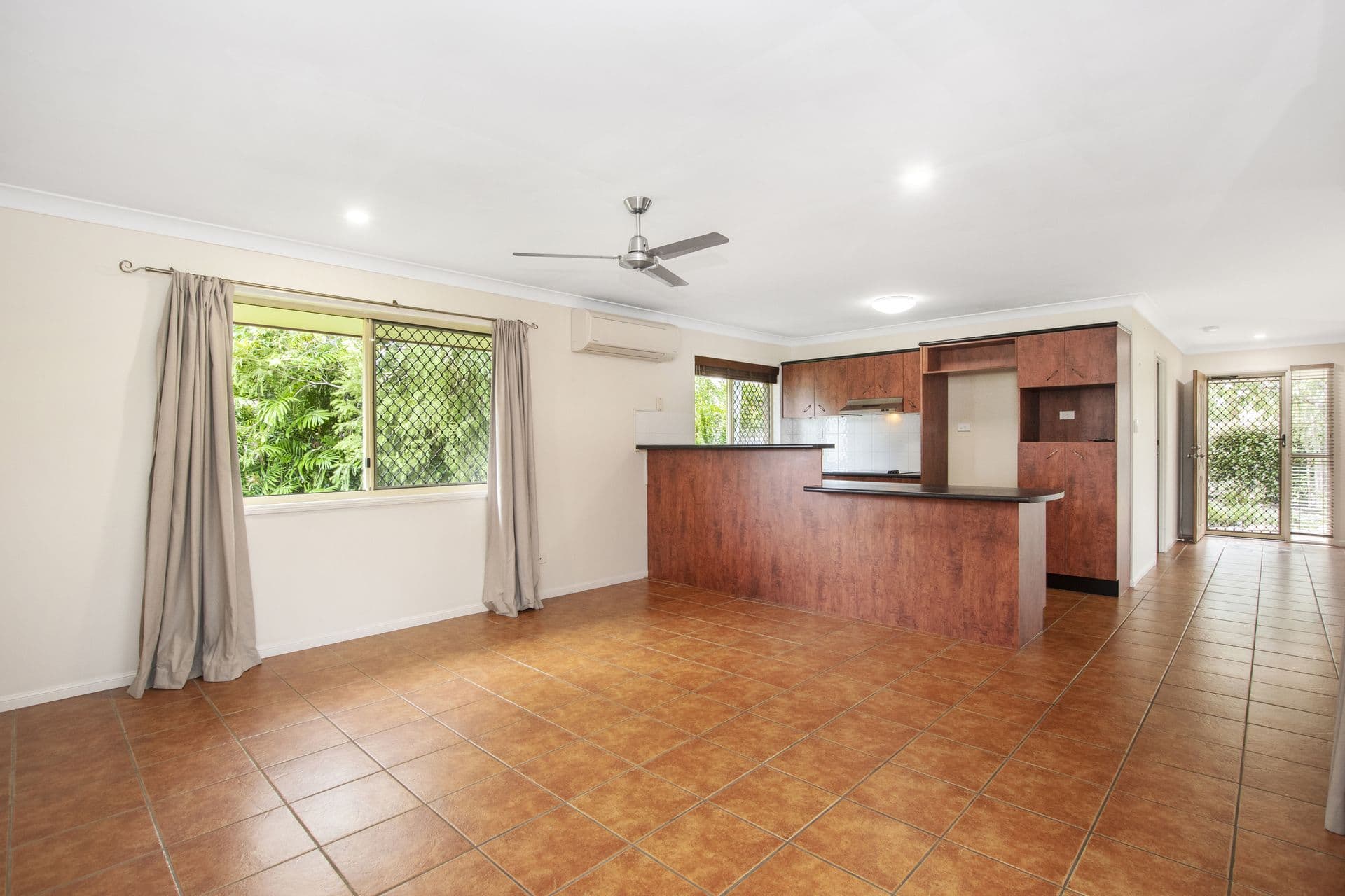 9 Gernika Court, Bushland Beach, QLD, 4818, Bushland Beach - Thumbnail 5