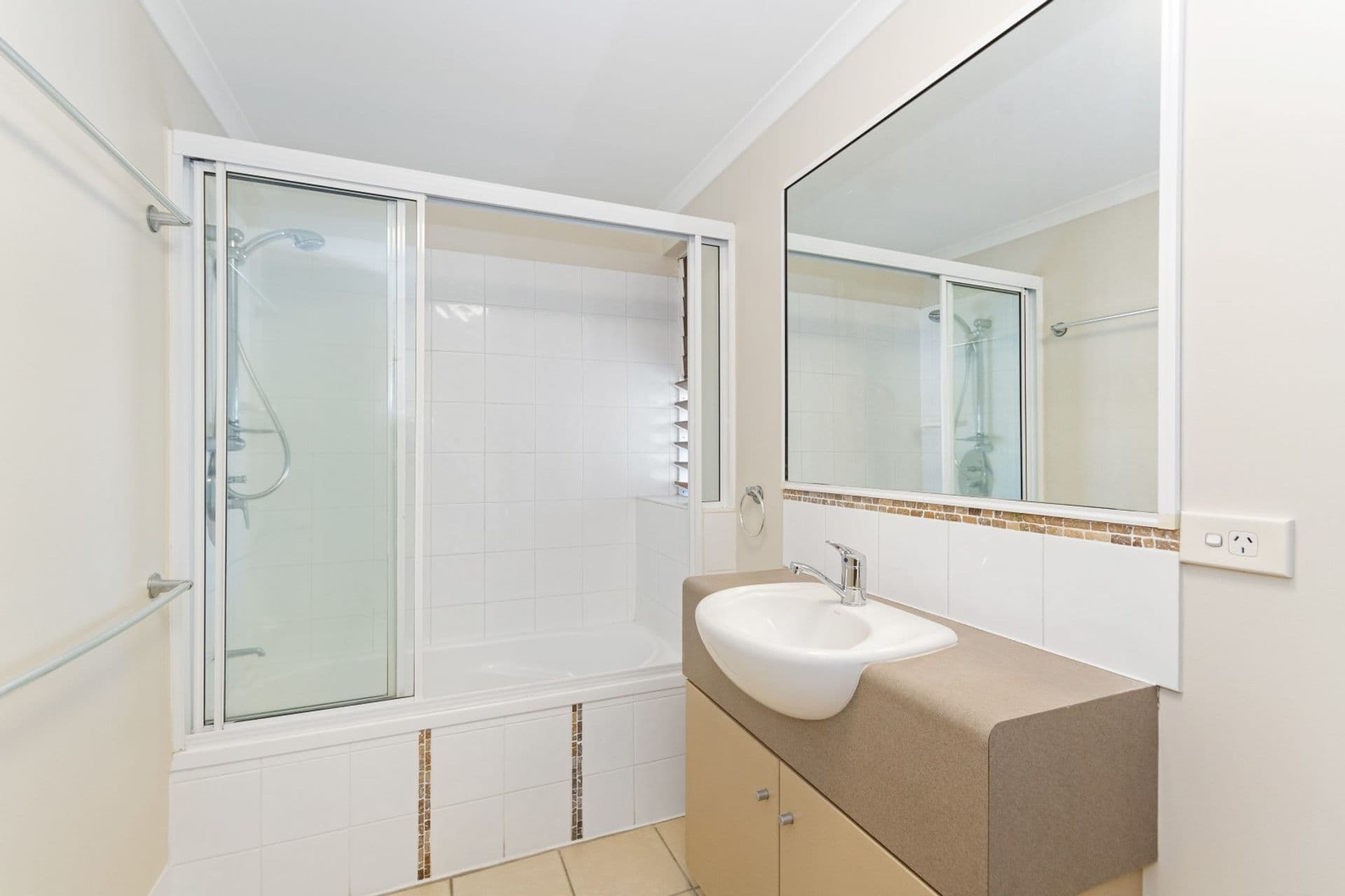 9/12-14 Martinez Avenue, West End, QLD, 4810, West End - Thumbnail 7