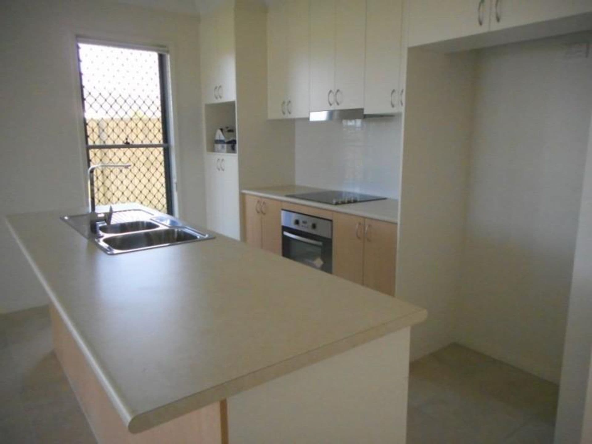 4 Filmoy Street, Bushland Beach, QLD, 4818, Bushland Beach - Thumbnail 2