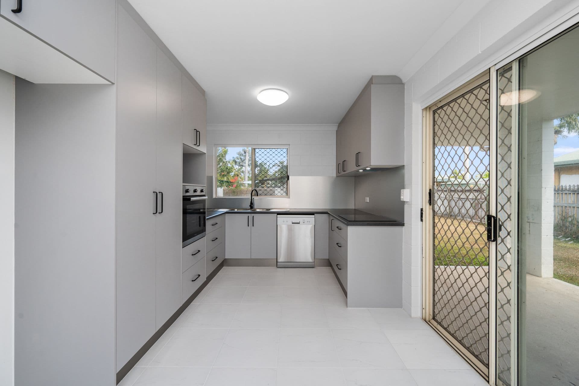 20 Chiquita Avenue, Rasmussen, QLD, 4815, Rasmussen - Thumbnail 2