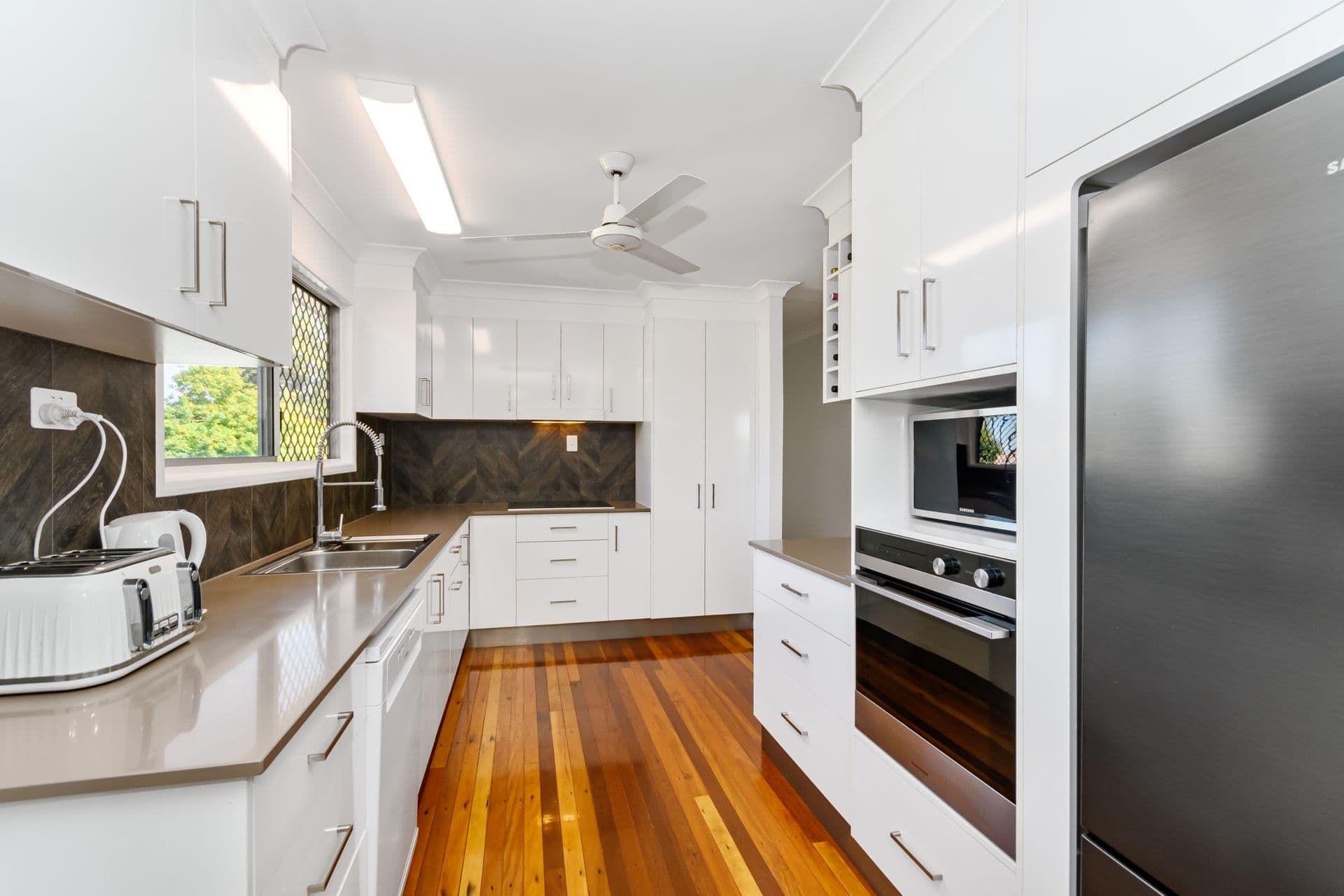13 Valencia Street, Kirwan, QLD, 4817, Kirwan - Thumbnail 3