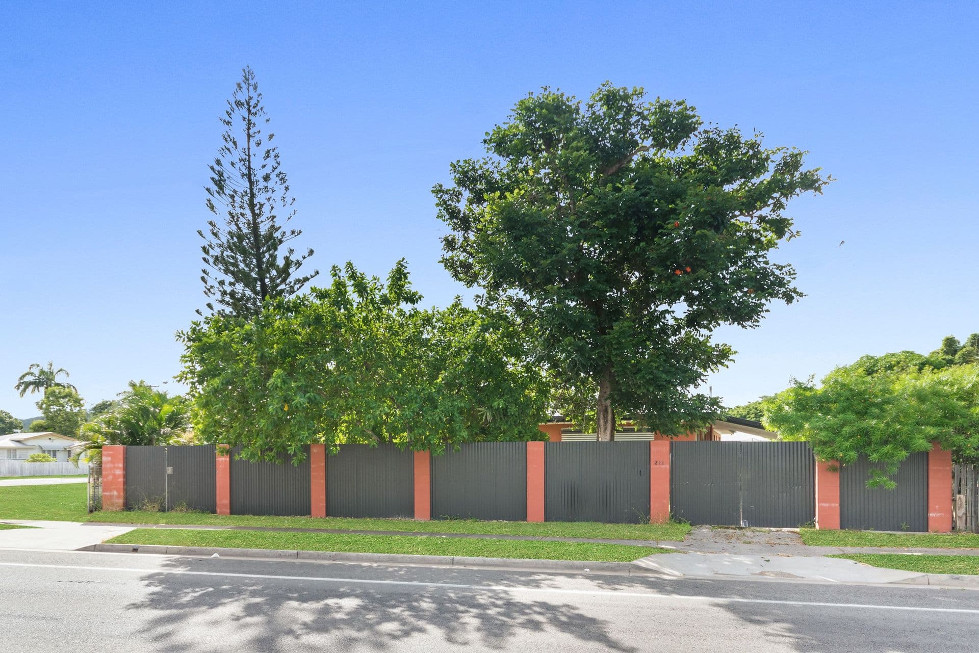211 Hugh Street, Currajong, QLD, 4812, Currajong - Image 1