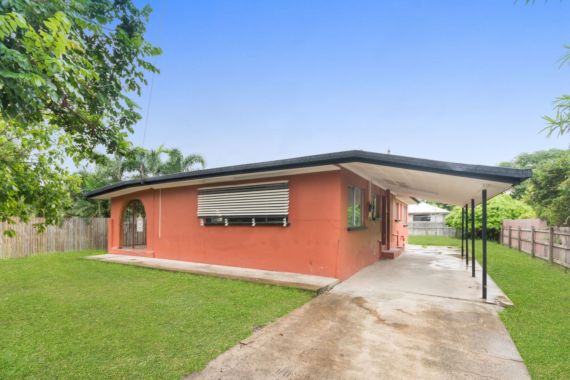 211 Hugh Street, Currajong, QLD, 4812, Currajong - Thumbnail 2