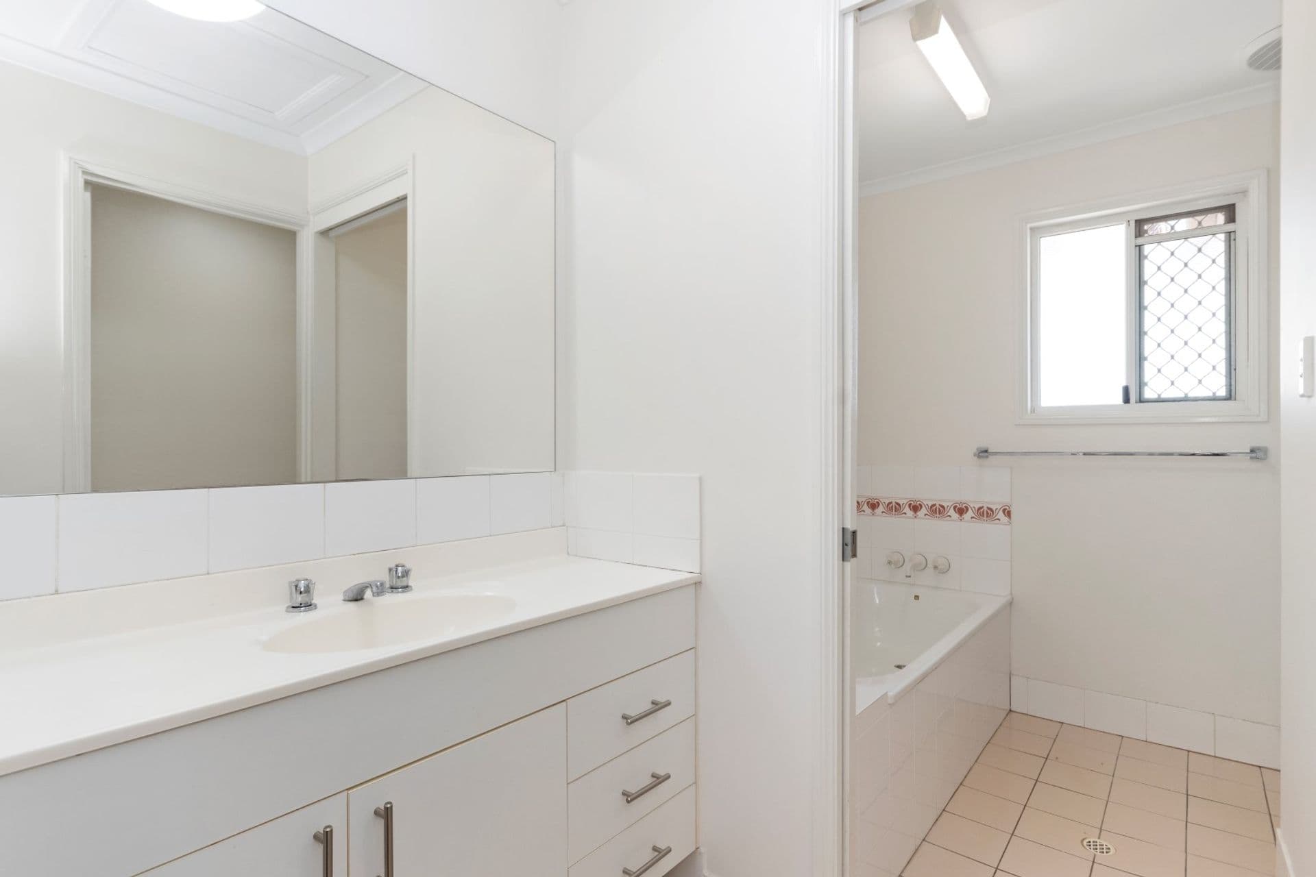 10/6-8 Benson Street, Rosslea, QLD, 4812, Rosslea - Thumbnail 7