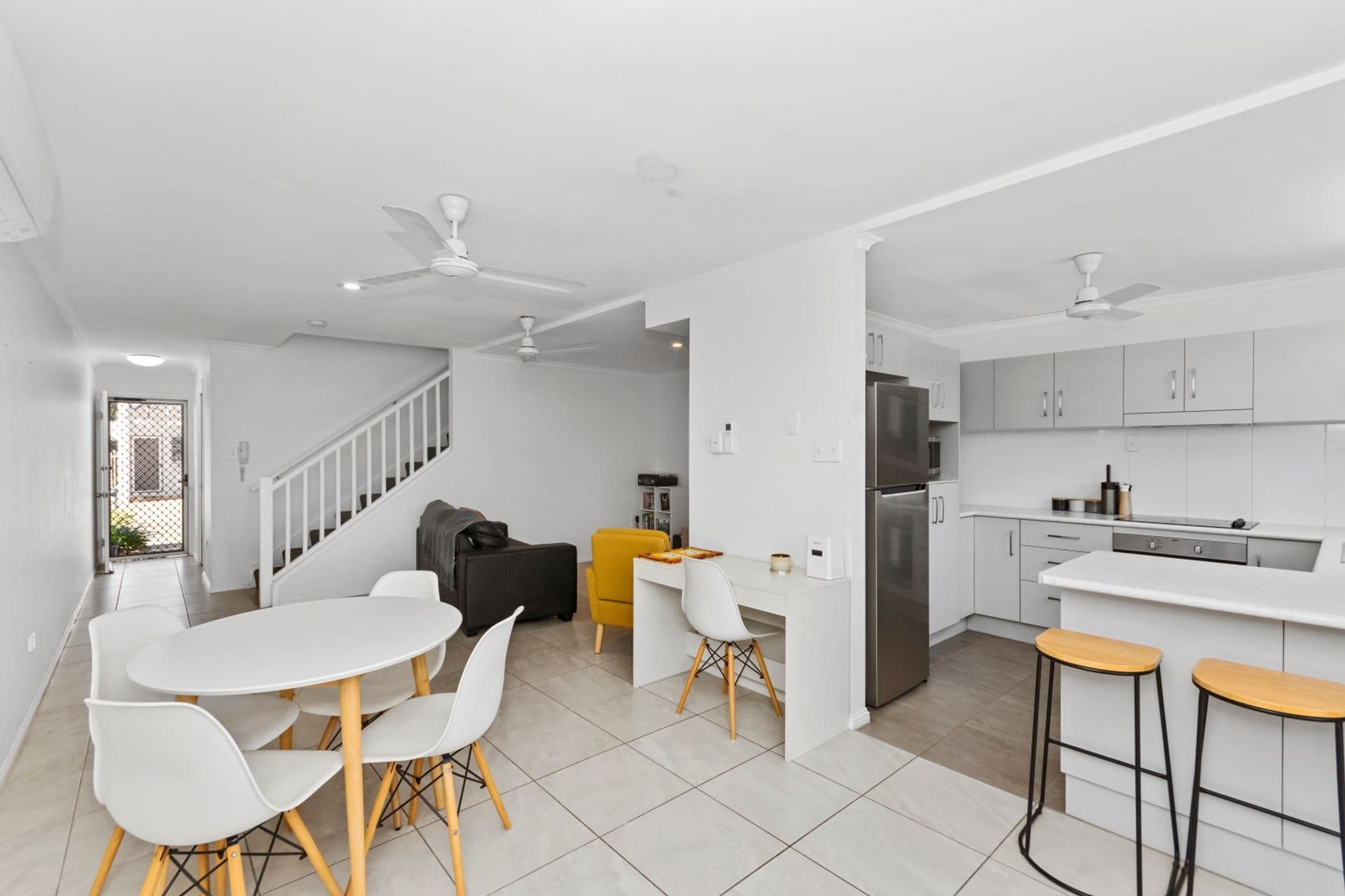 10/6-8 Benson Street, Rosslea, QLD, 4812, Rosslea - Thumbnail 2