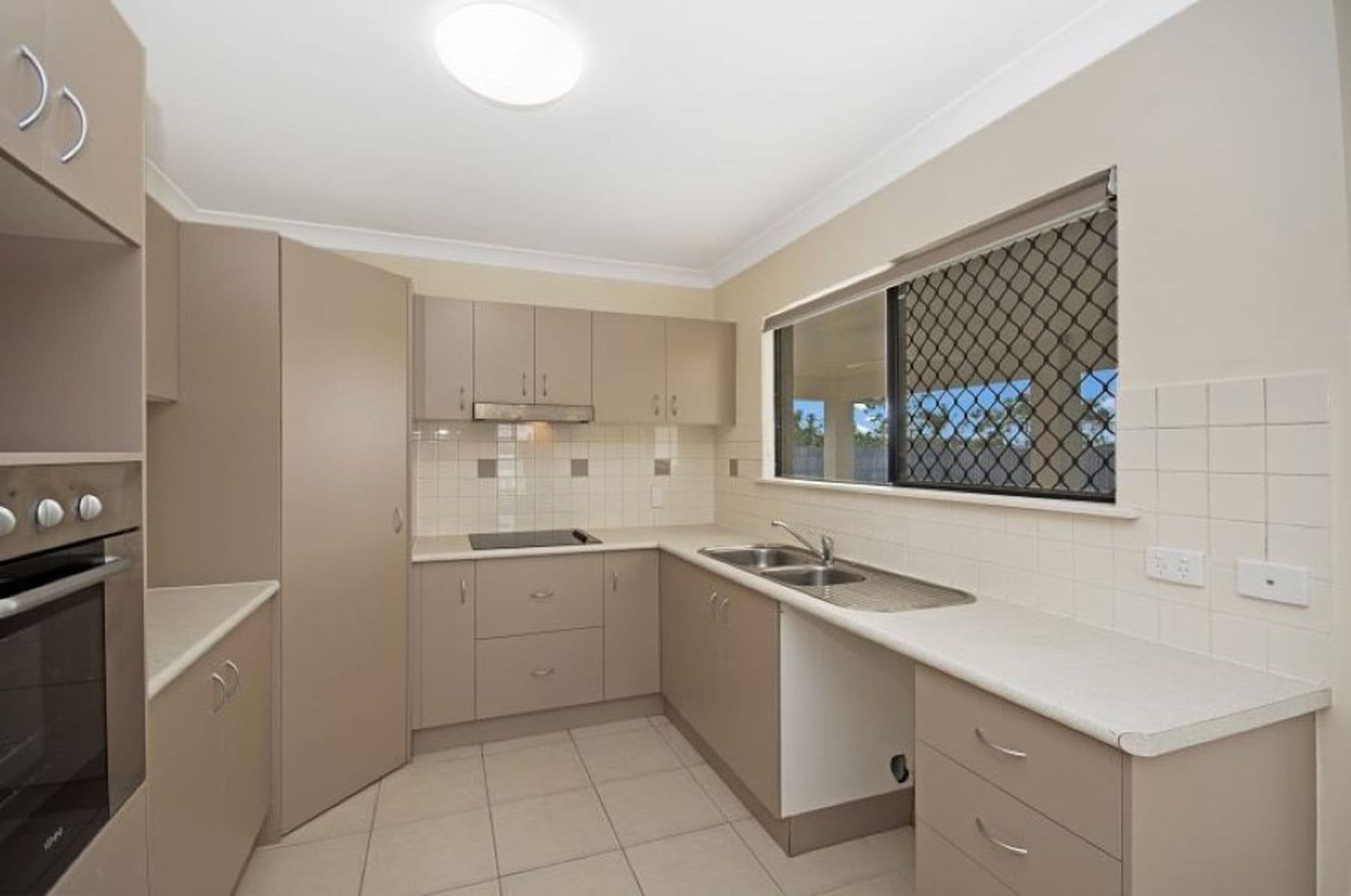 18 Dundabella Drive, Deeragun, QLD, 4818, Deeragun - Thumbnail 2