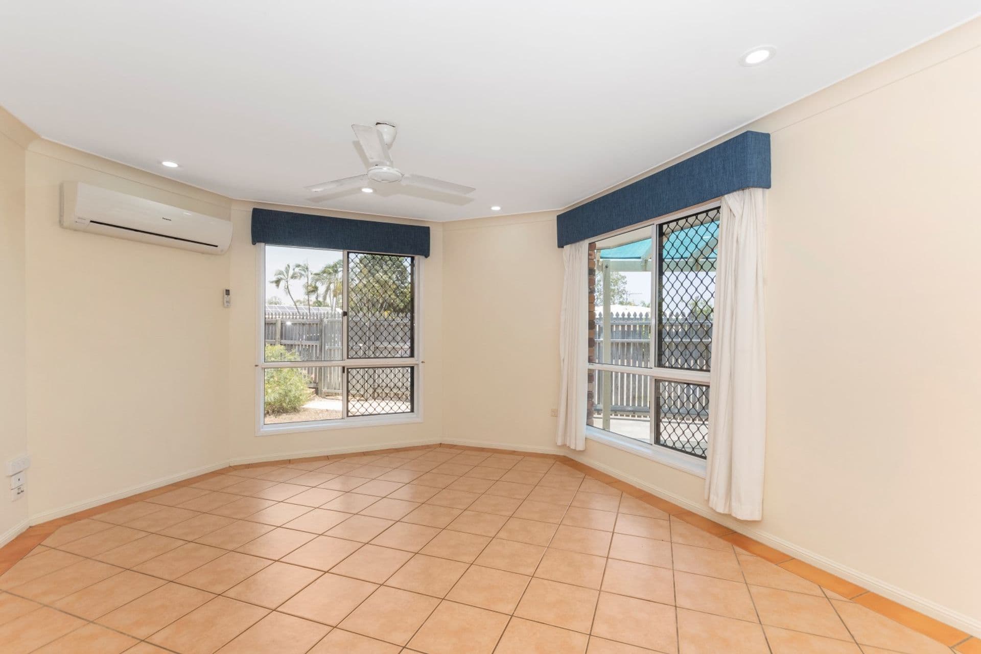 15 Rosewood Avenue, Kelso, QLD, 4815, Kelso - Thumbnail 3