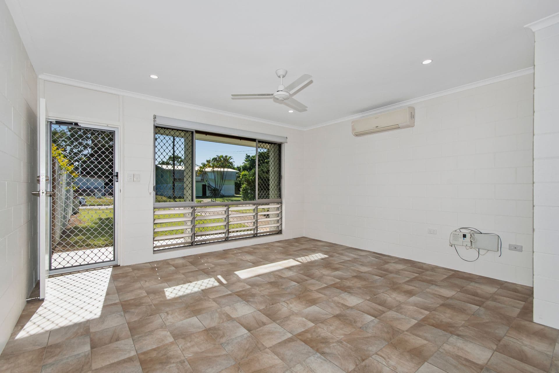 1/11 Hayman Avenue, Cranbrook, QLD, 4814, Cranbrook - Thumbnail 2