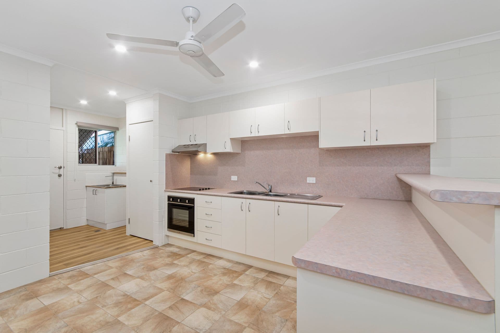 1/11 Hayman Avenue, Cranbrook, QLD, 4814, Cranbrook - Thumbnail 3