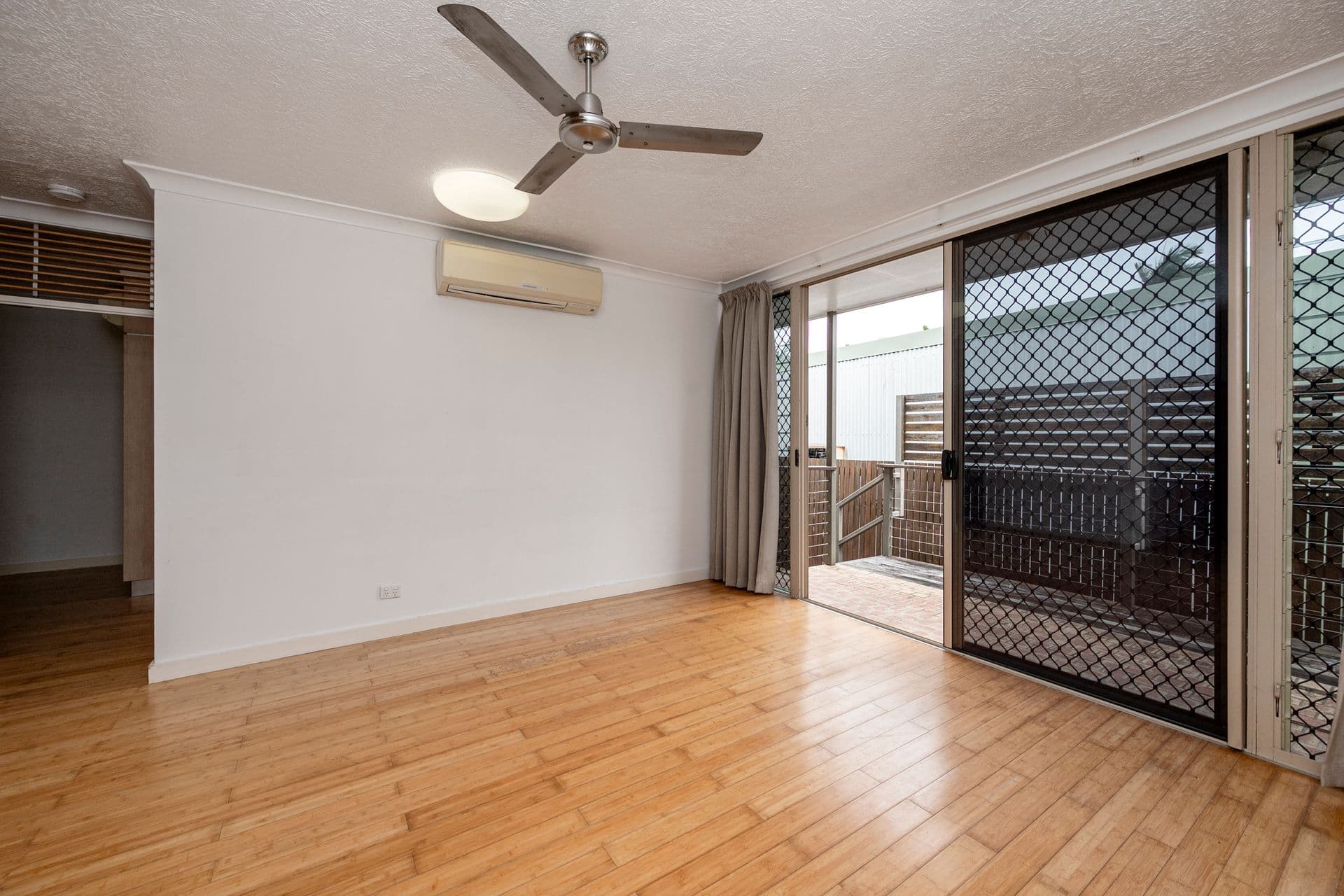 4/11 Tenth Avenue, Railway Estate, QLD, 4810, Railway Estate - Thumbnail 2