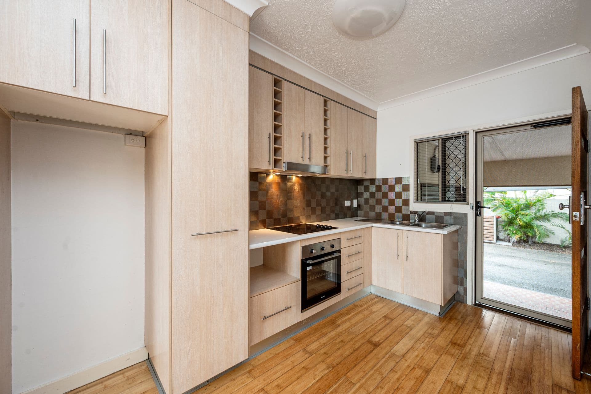4/11 Tenth Avenue, Railway Estate, QLD, 4810, Railway Estate - Thumbnail 3