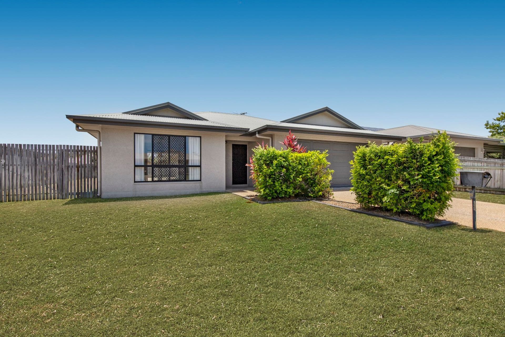 127 Daintree Drive, Bushland Beach, QLD, 4818, Bushland Beach - Image 1
