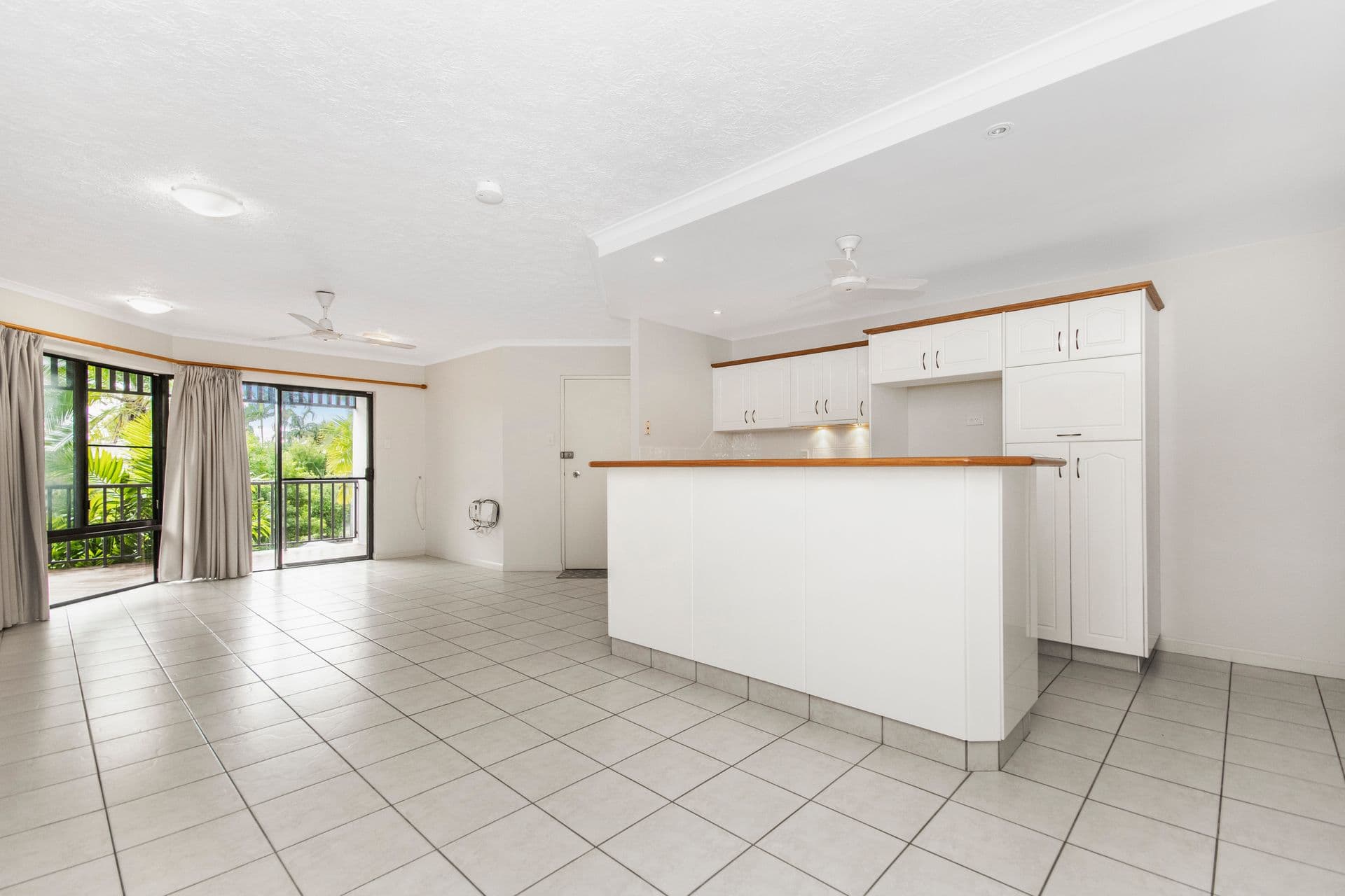 4/106 Eyre Street, North Ward, QLD, 4810, North Ward - Thumbnail 2