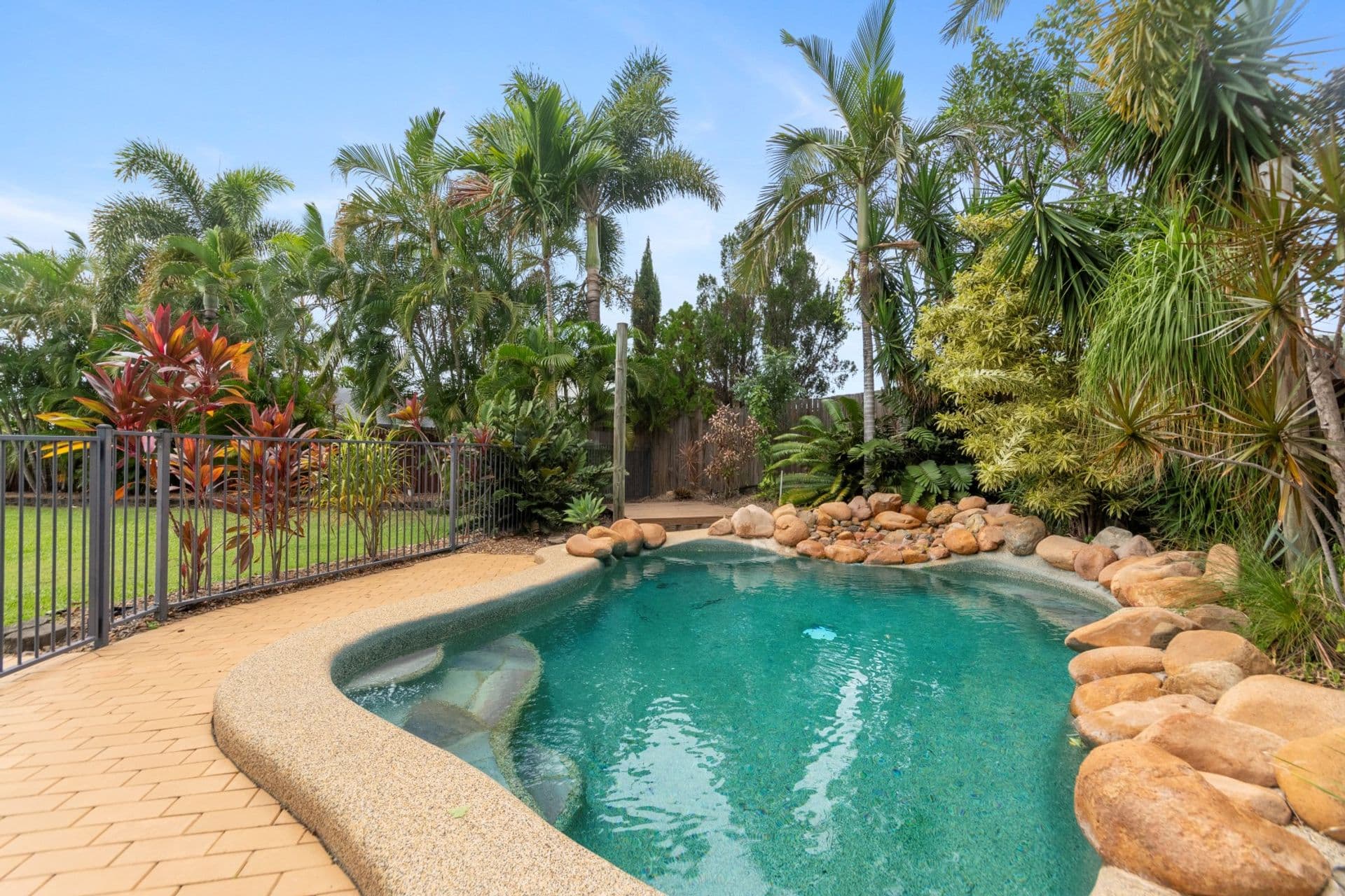 6 Mustey Close, Mount Louisa, QLD, 4814, Mount Louisa - Thumbnail 2
