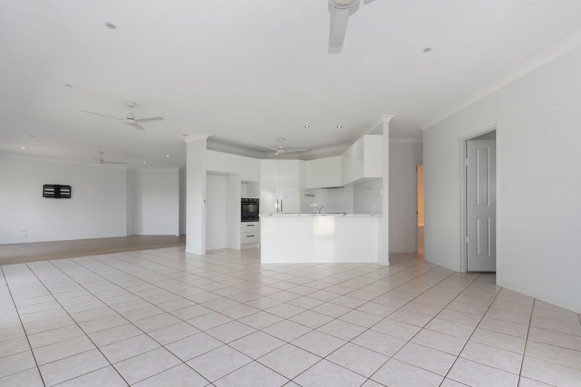 4 Ritz Court, Rasmussen, QLD, 4815, Rasmussen - Thumbnail 4