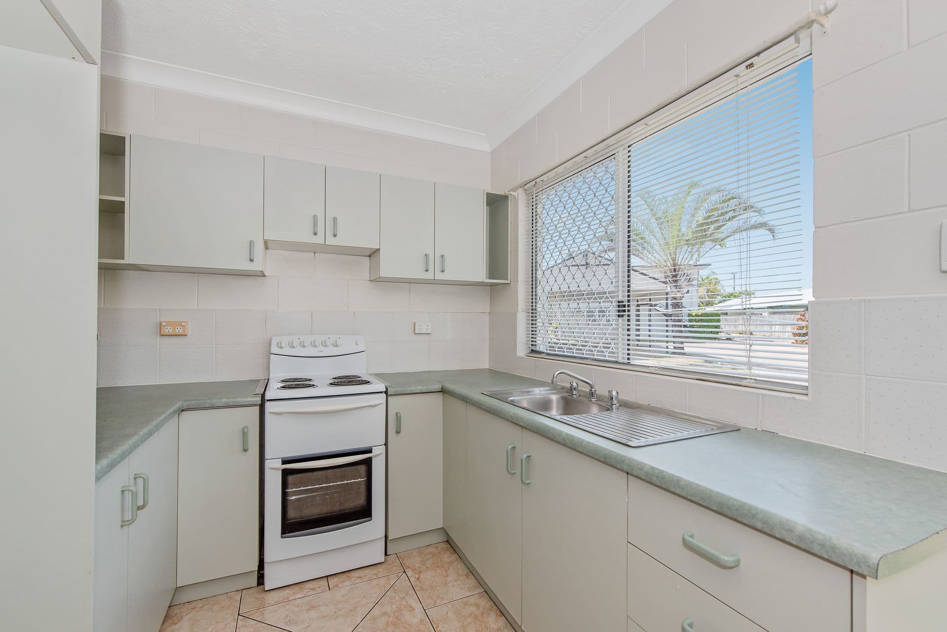 10/36 Henry Street, West End, QLD, 4810, West End - Thumbnail 2