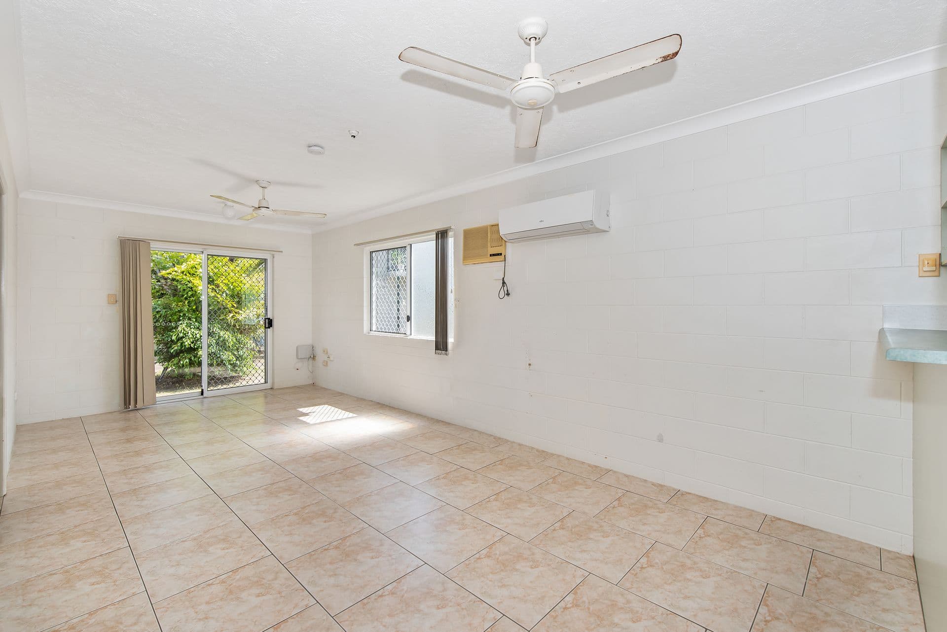 10/36 Henry Street, West End, QLD, 4810, West End - Thumbnail 3