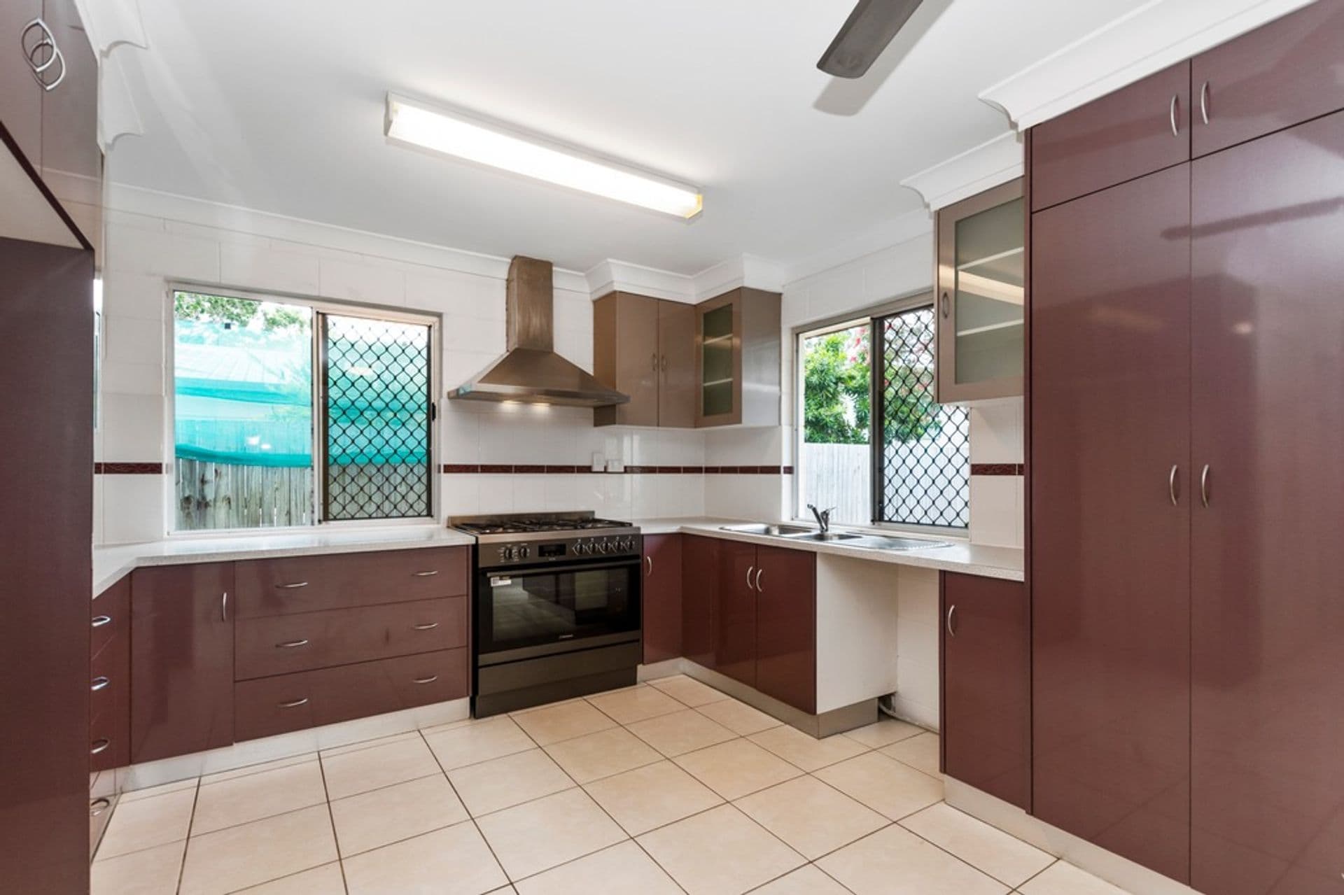 11 Bountiful Court, Thuringowa Central, QLD, 4817, Thuringowa Central - Thumbnail 2