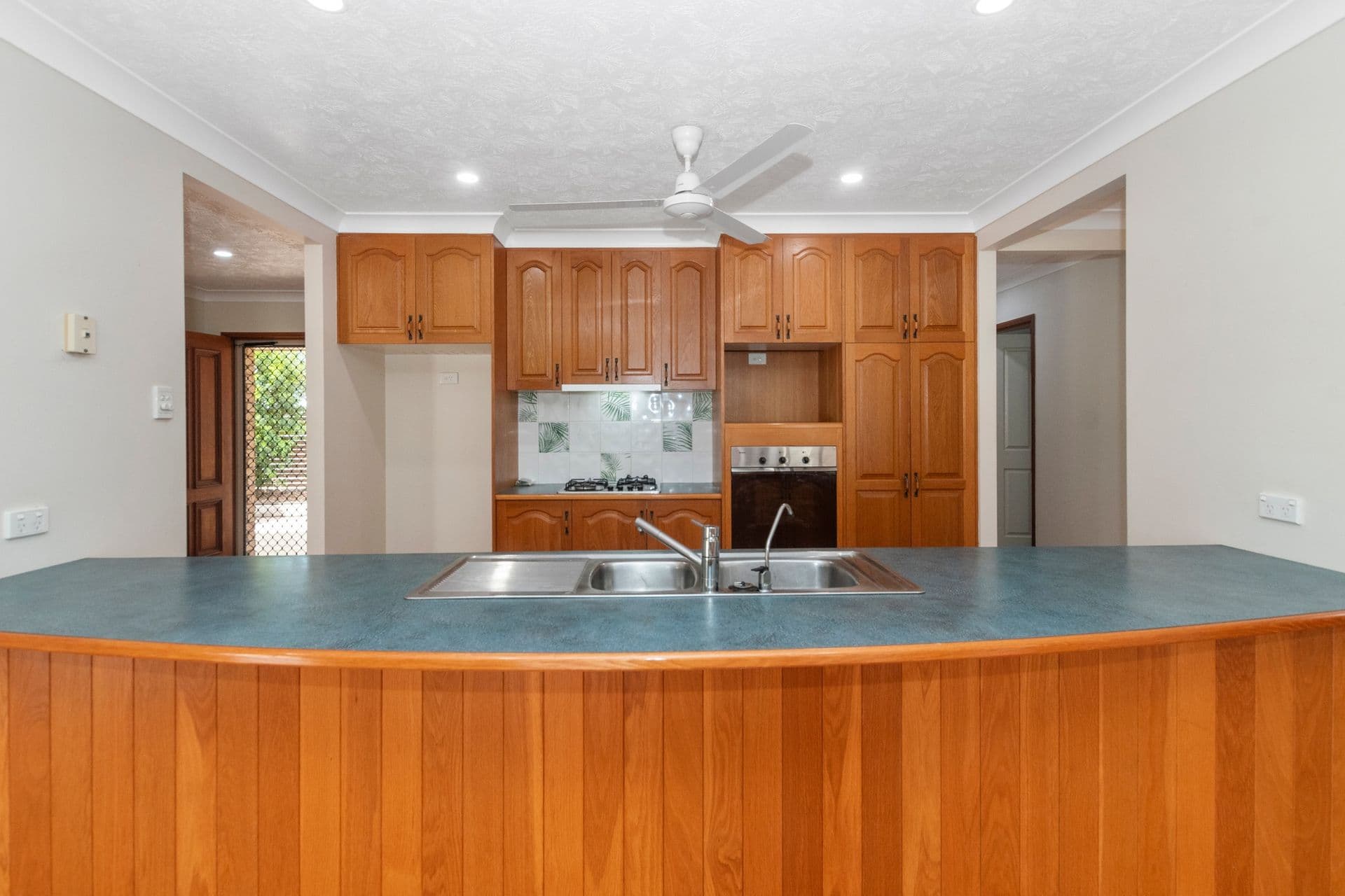 2 Melia Court, Bushland Beach, QLD, 4818, Bushland Beach - Thumbnail 3