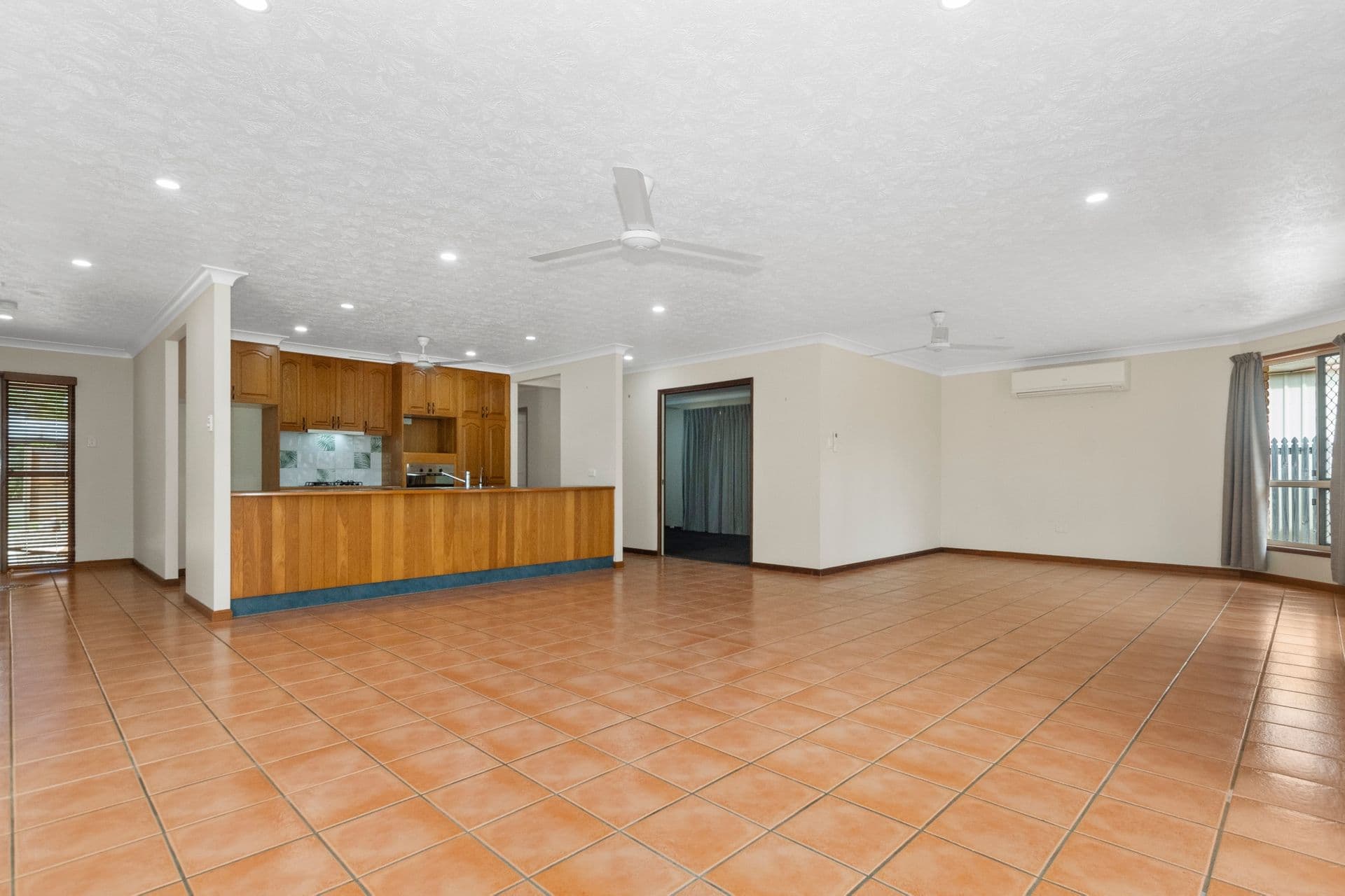 2 Melia Court, Bushland Beach, QLD, 4818, Bushland Beach - Thumbnail 2