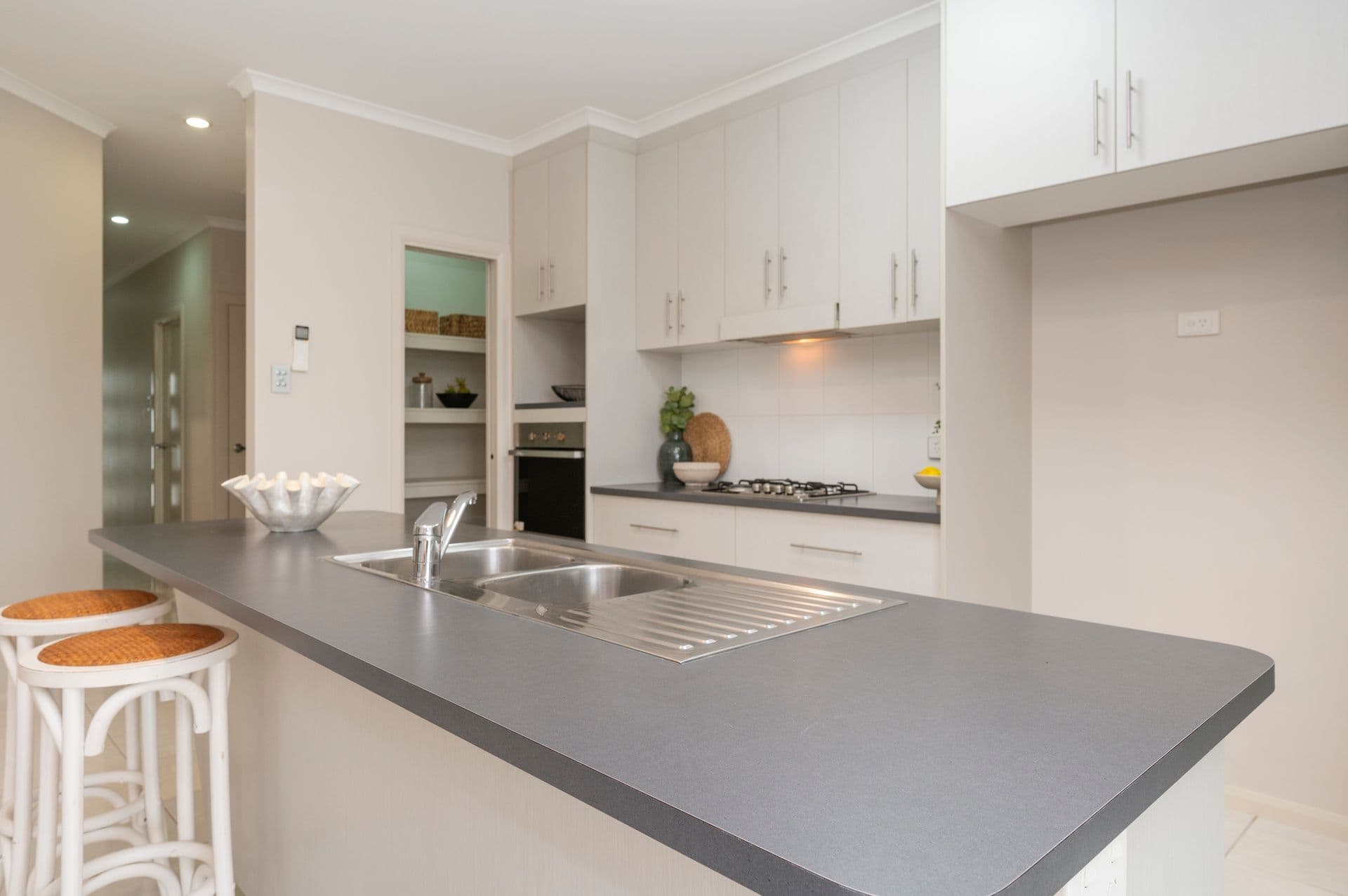 13 Madonis Way, Burdell, QLD, 4818, Burdell - Thumbnail 3