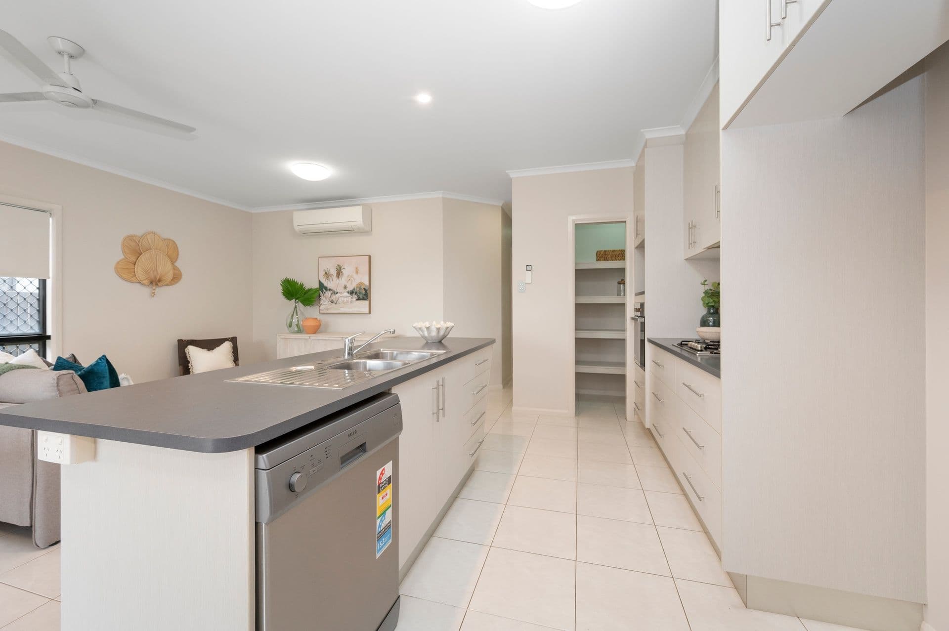 13 Madonis Way, Burdell, QLD, 4818, Burdell - Thumbnail 4