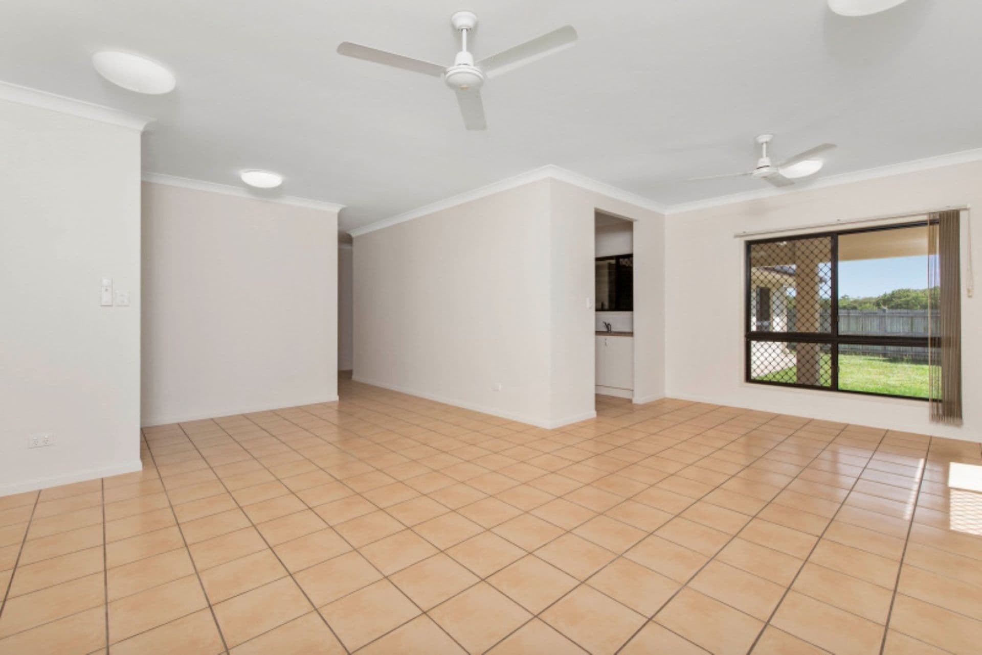 8 Sandys Place, Kirwan, QLD, 4817, Kirwan - Thumbnail 3
