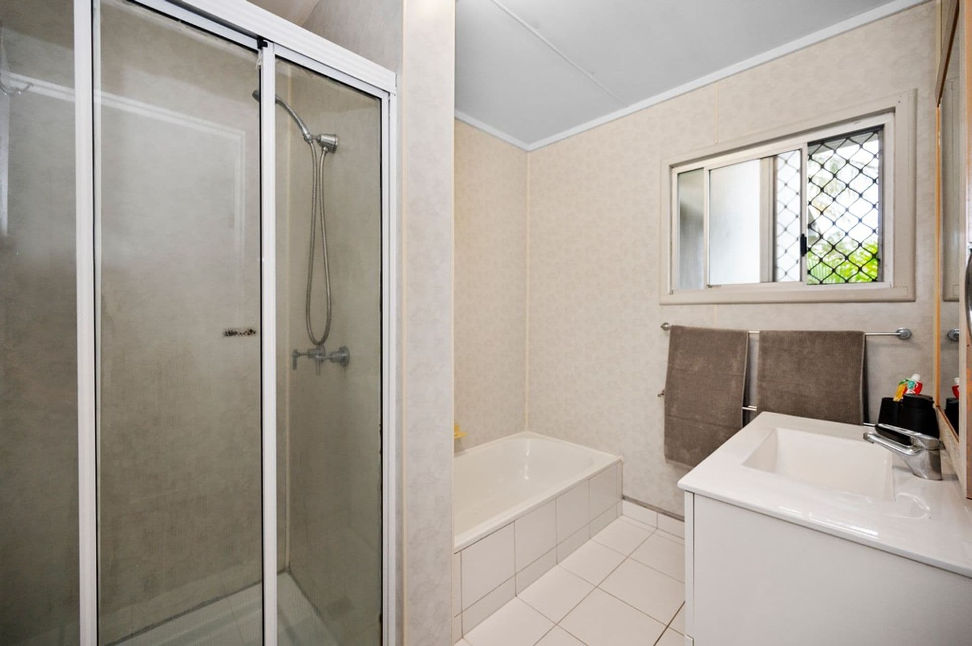 264 Dalrymple Road, Kirwan, QLD, 4817, Kirwan - Thumbnail 8