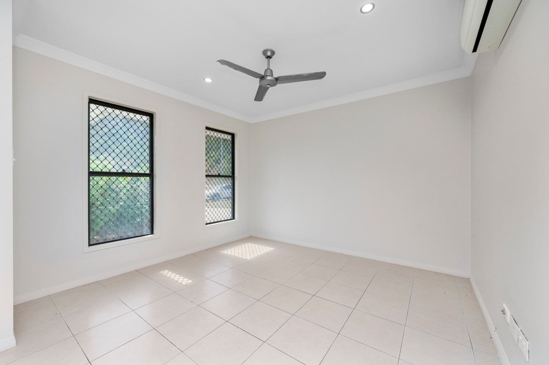 28 Franklin Drive, Mount Louisa, QLD, 4814, Mount Louisa - Thumbnail 4