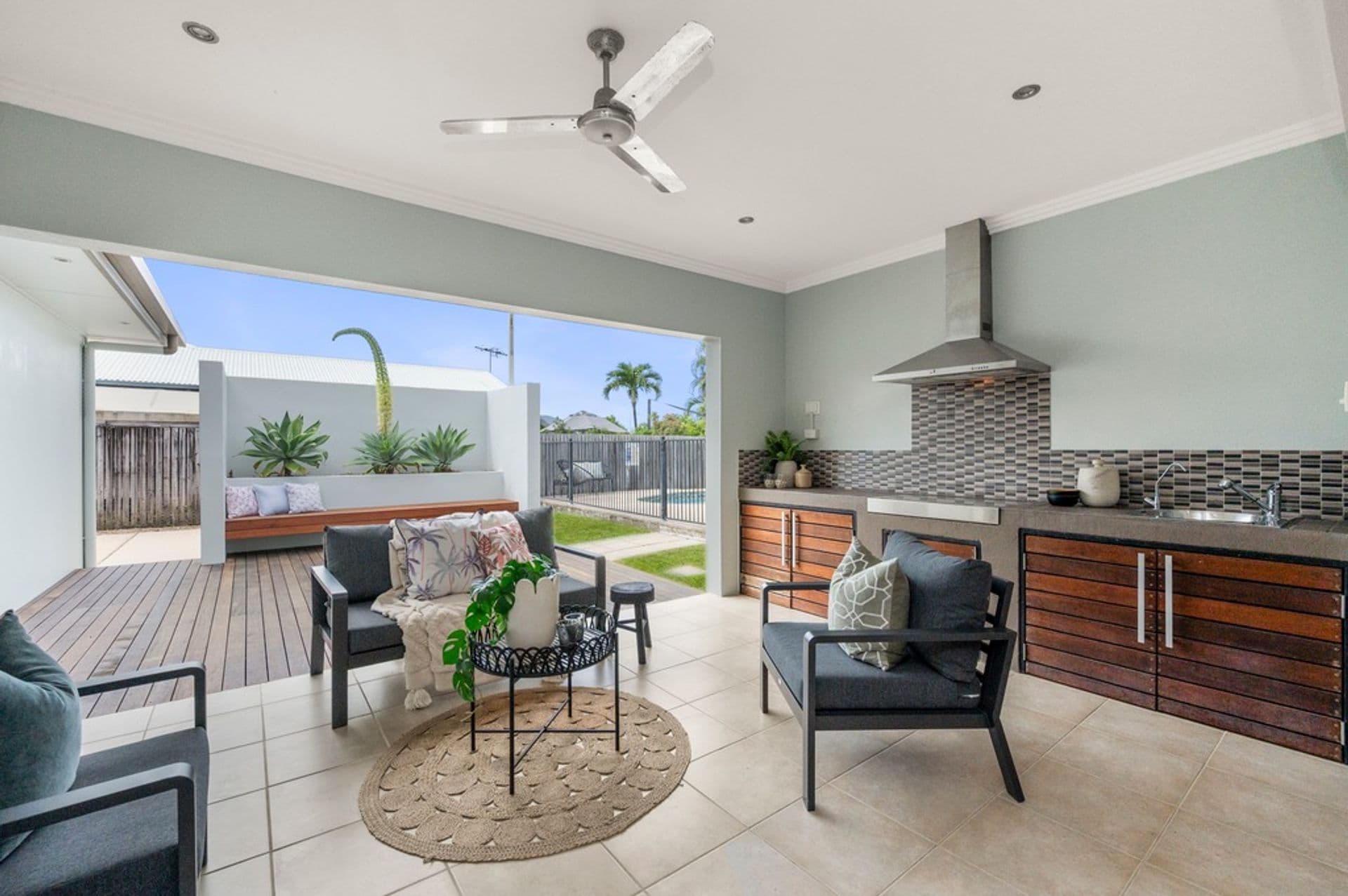 73 Bamboo Crescent, Mount Louisa, QLD, 4814, Mount Louisa - Thumbnail 2