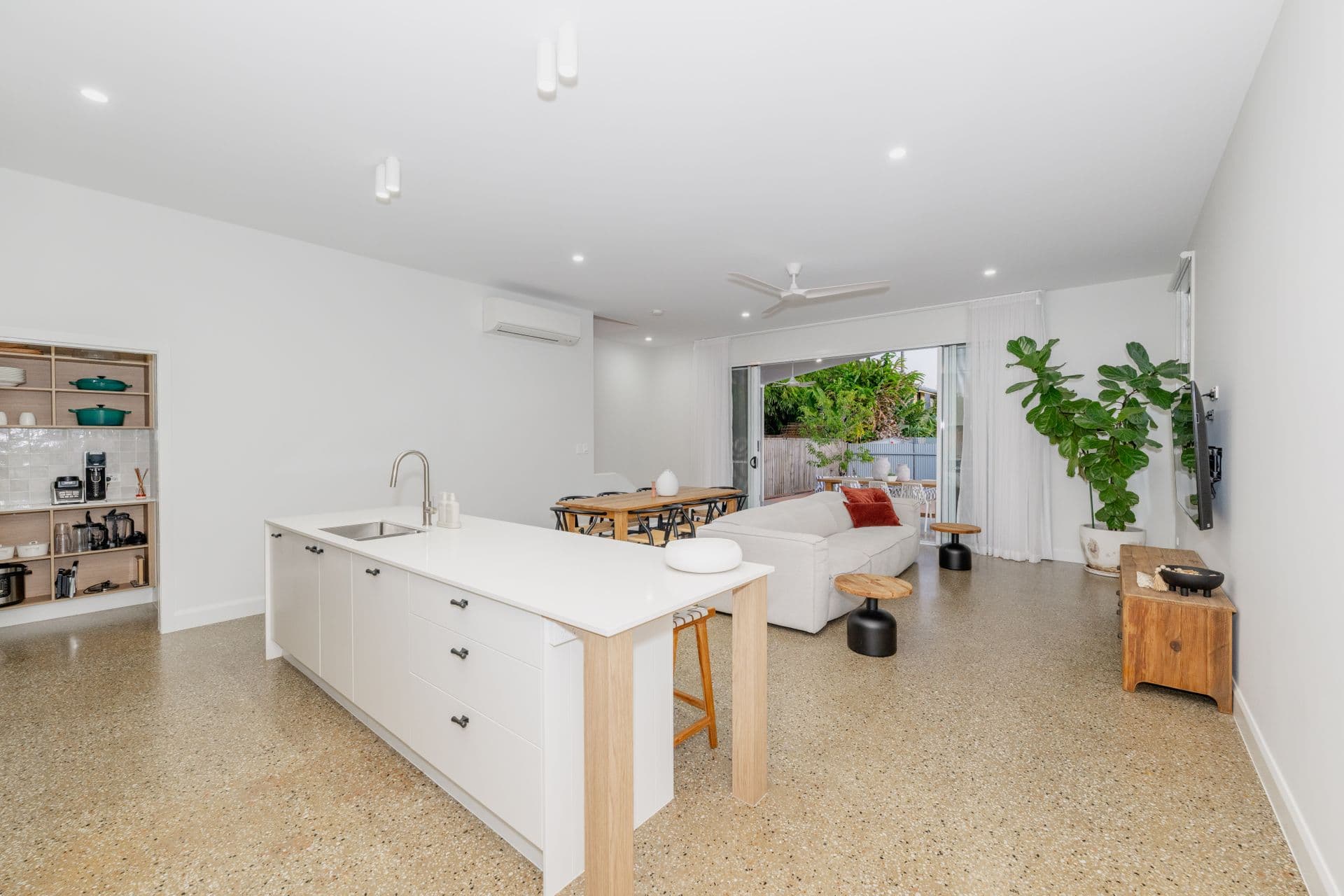4A Plant Street, West End, QLD, 4810, West End - Thumbnail 4