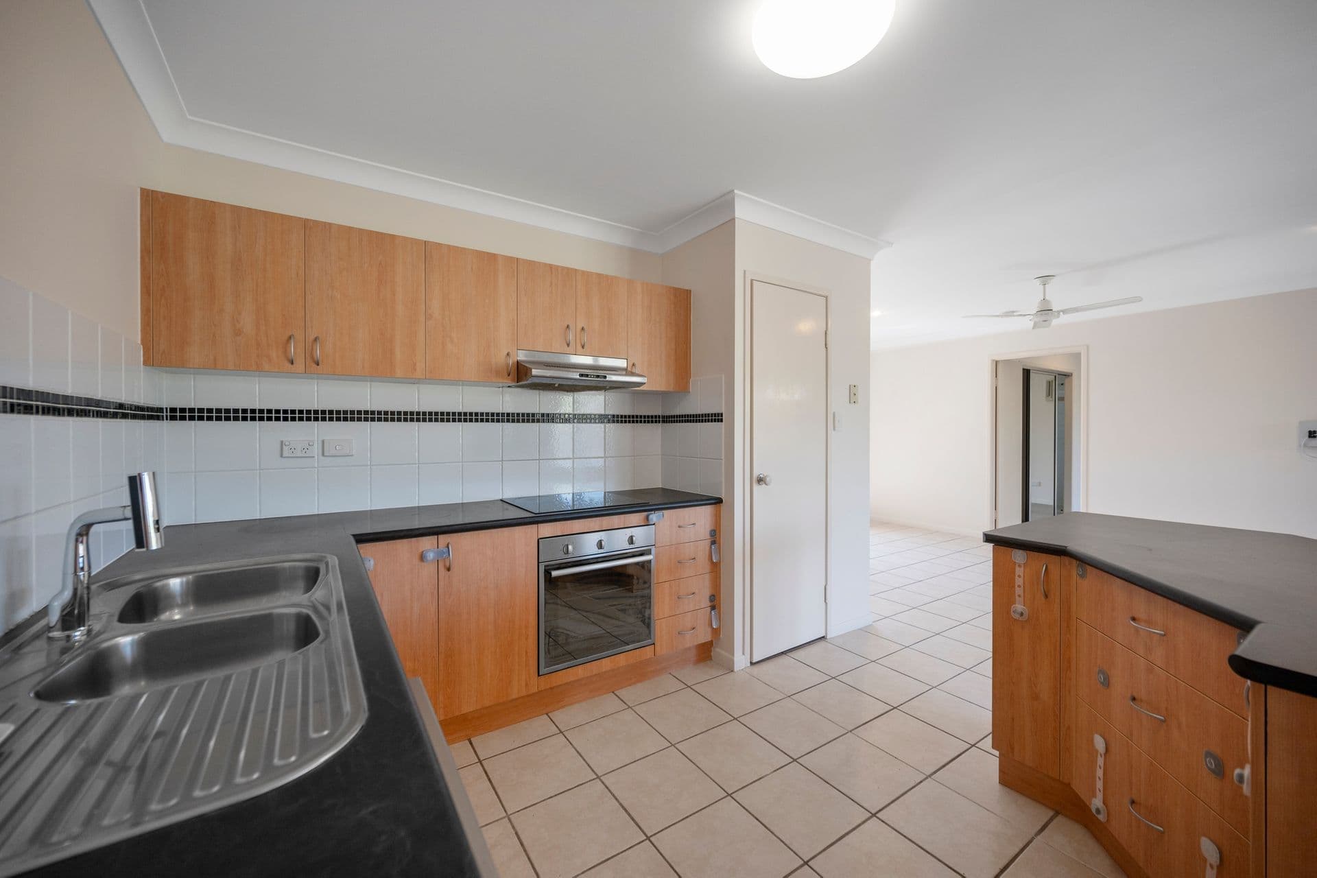 32 Bamboo Crescent, Mount Louisa, QLD, 4814, Mount Louisa - Thumbnail 4