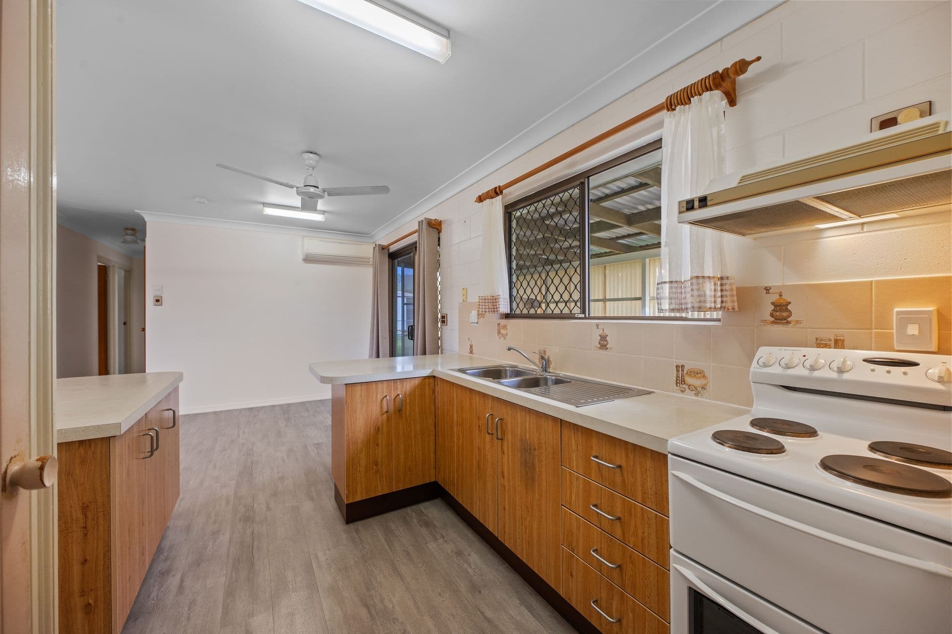 21 Castlemaine Street, Kirwan, QLD, 4817, Kelso - Thumbnail 2