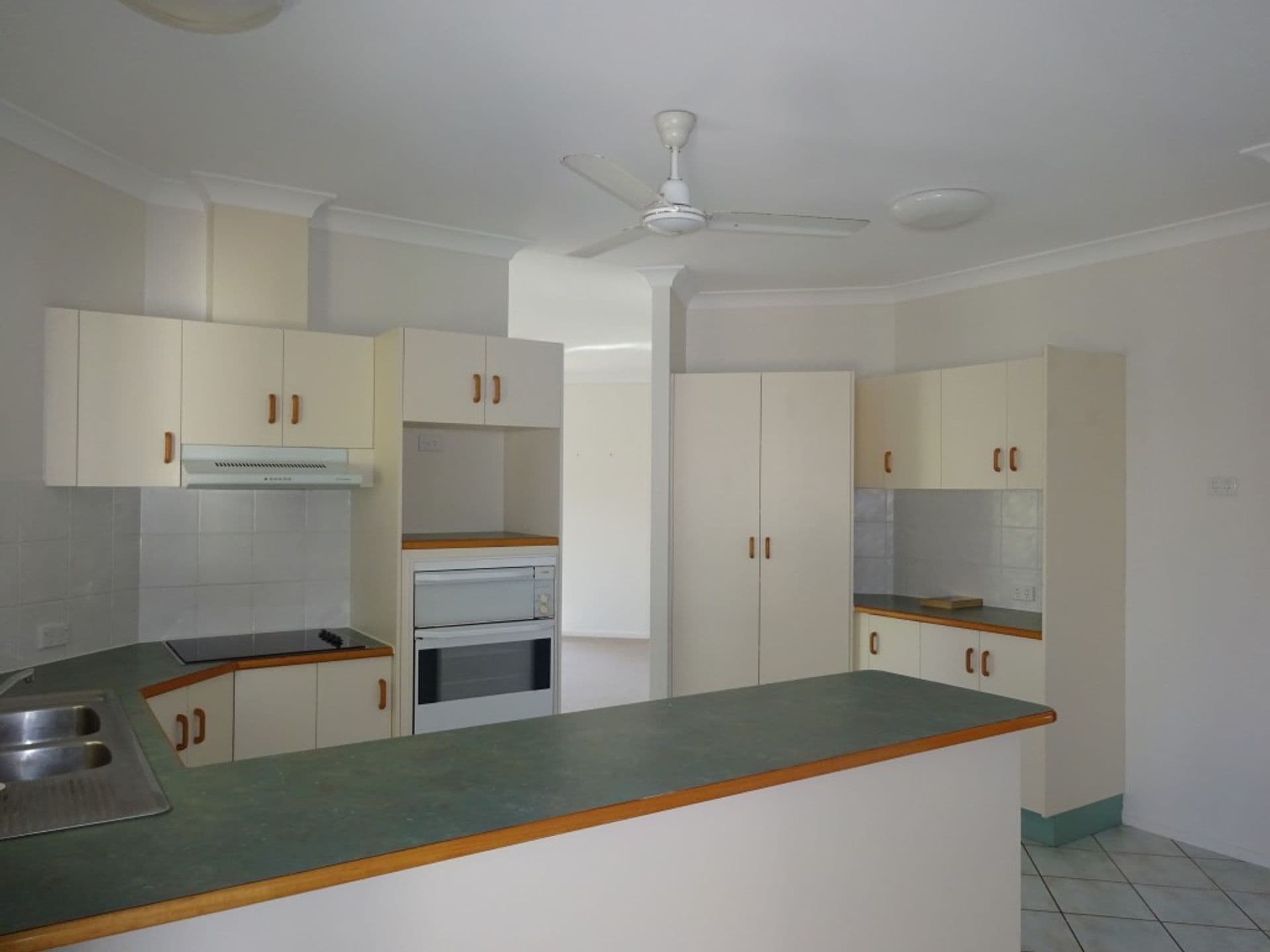 72 Florida Place, Kirwan, QLD, 4817, Kirwan - Thumbnail 2
