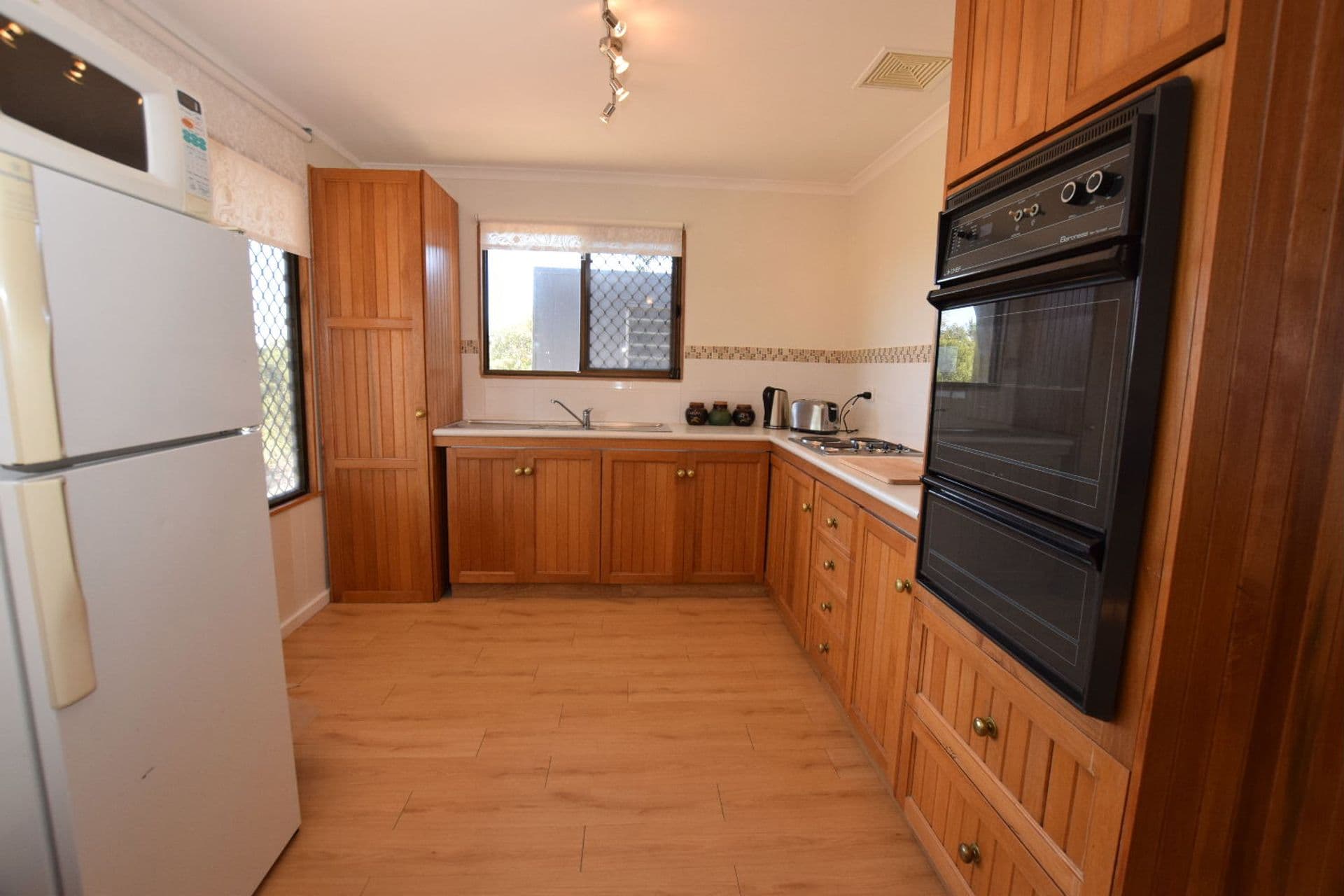 11 Coral Crescent, Island Beach, SA, 5222, Island Beach - Thumbnail 3