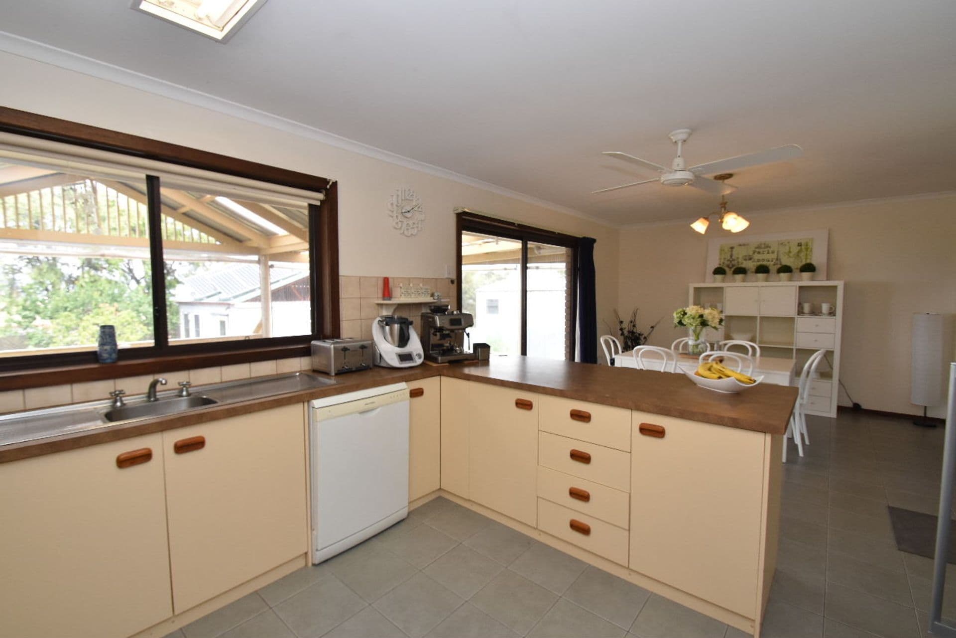 3 Lovering Street, Kingscote, SA, 5223, Kingscote - Thumbnail 2